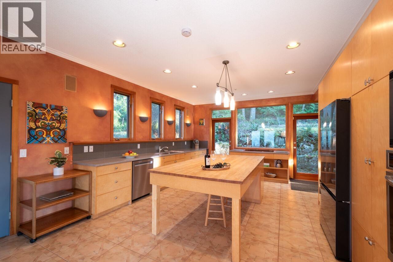 3426 Main Avenue, Belcarra, British Columbia  V3H 4R3 - Photo 11 - R3097921