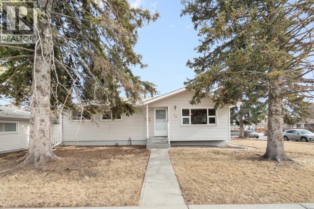 59 Hogarth Crescent Sw, Calgary, Alberta  T2V 3A8 - Photo 2 - A2291698