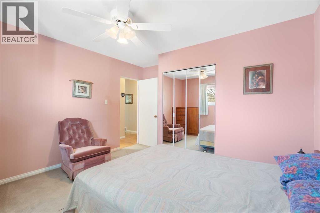 59 Hogarth Crescent Sw, Calgary, Alberta  T2V 3A8 - Photo 14 - A2291698