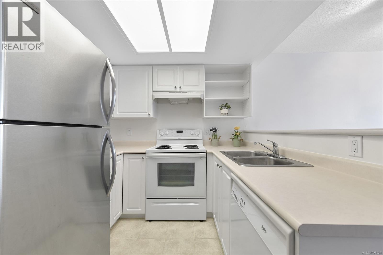 607 930 Yates St, Victoria, British Columbia  V8V 4Z3 - Photo 12 - 1028028