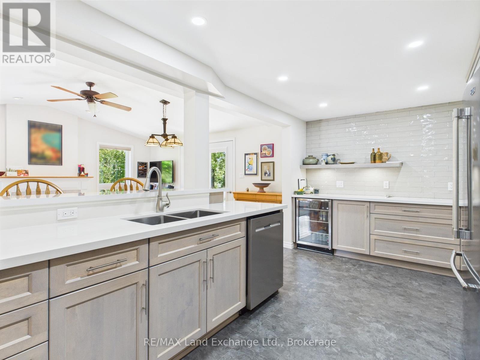 40 Eastwood Crescent, Kincardine, Ontario  N2Z 2X6 - Photo 5 - X12864752