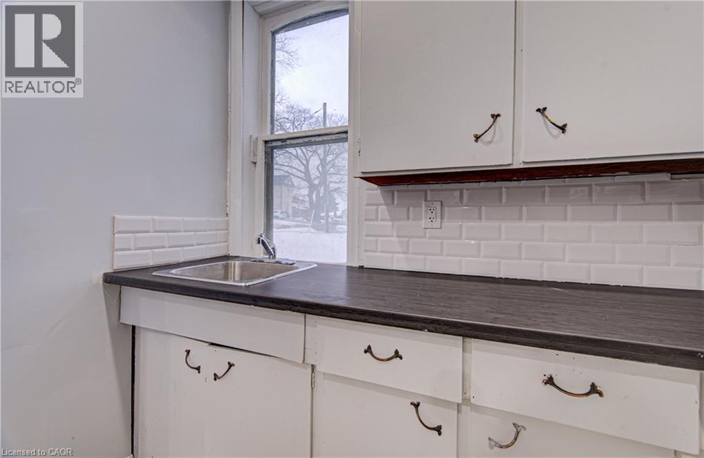 115 Courtney Street, Cambridge, Ontario  N3C 1S2 - Photo 9 - 40810911