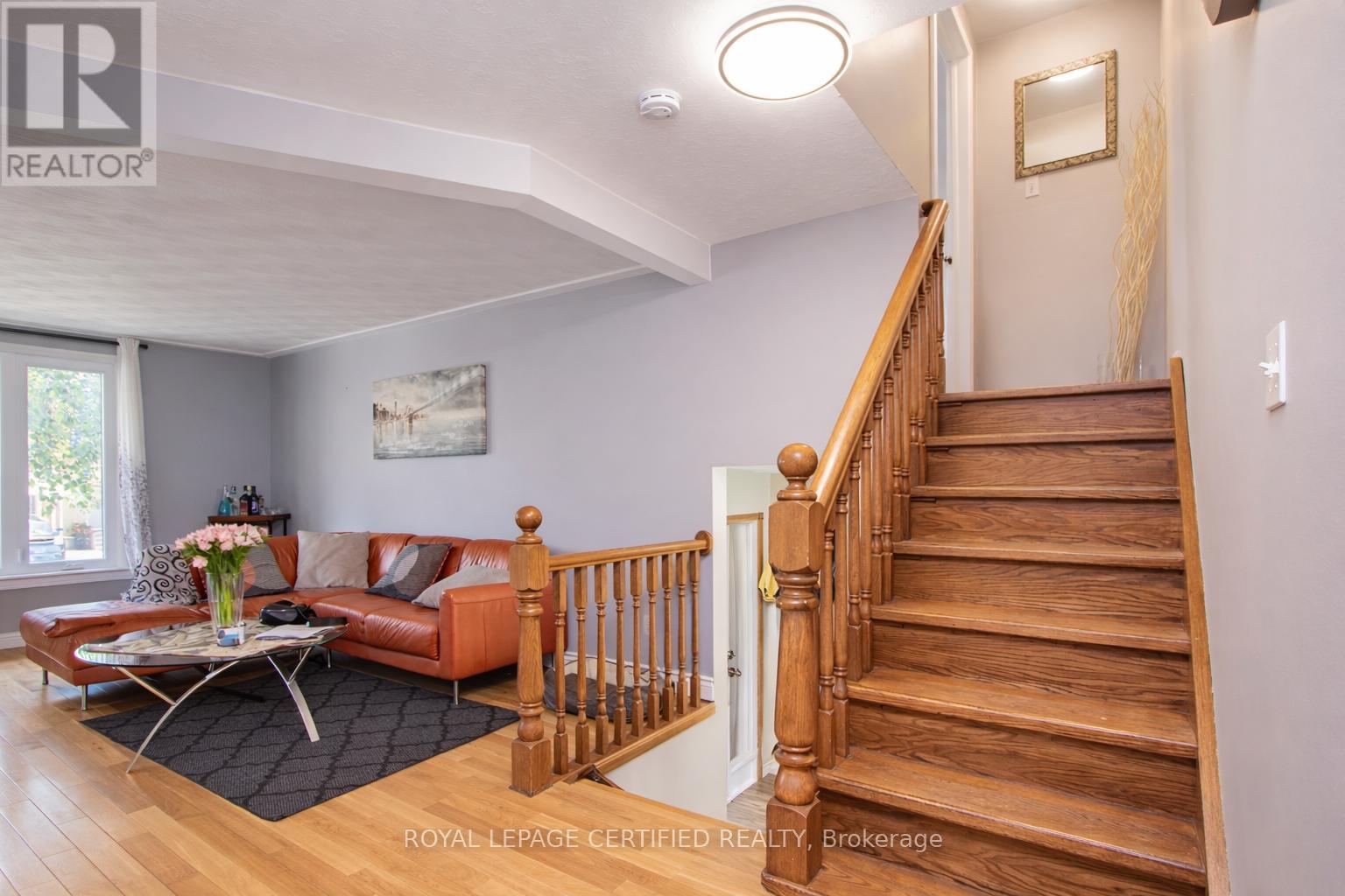 451 Lampman Place, Woodstock, Ontario  N4S 8L7 - Photo 11 - X12846658