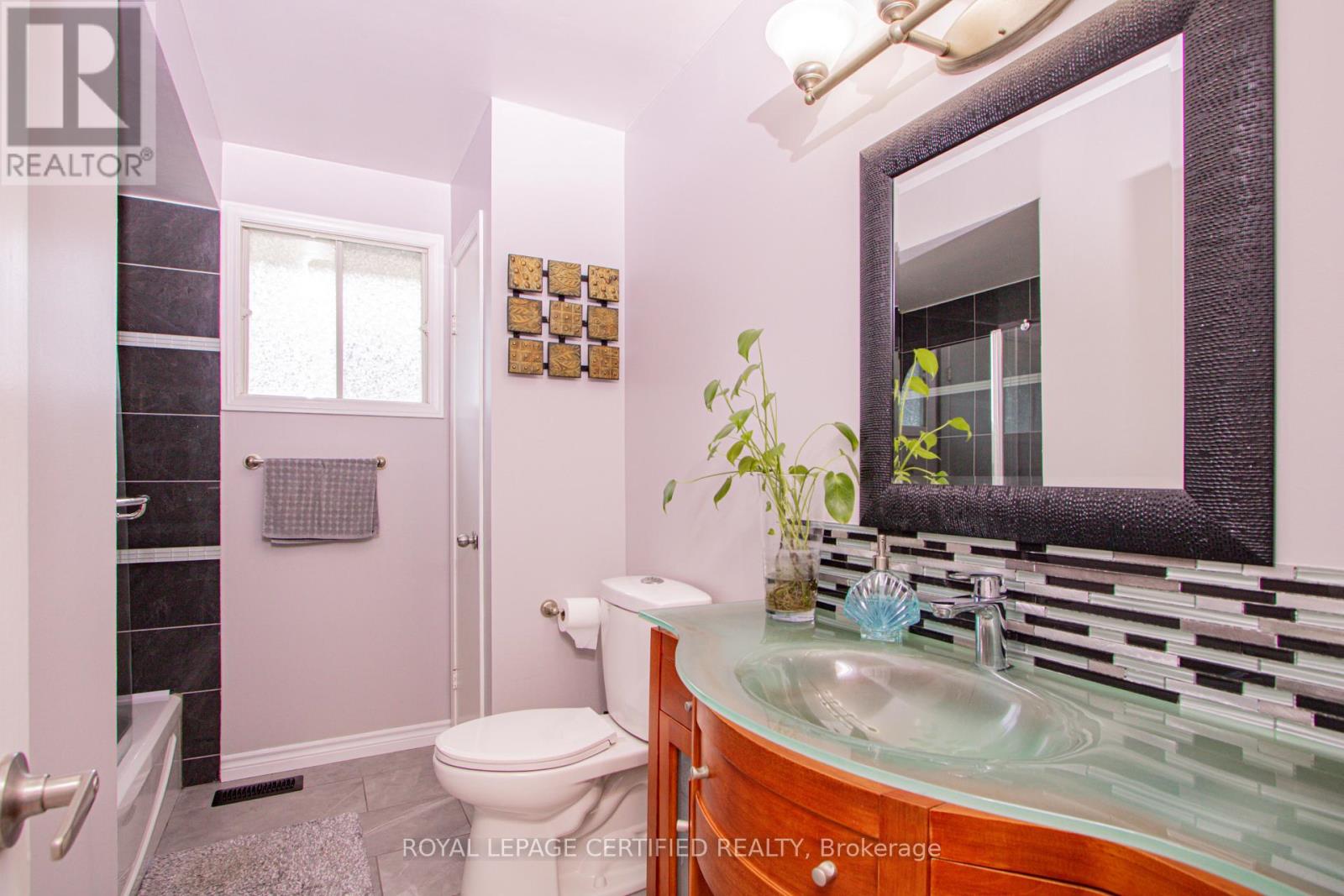 451 Lampman Place, Woodstock, Ontario  N4S 8L7 - Photo 28 - X12846658