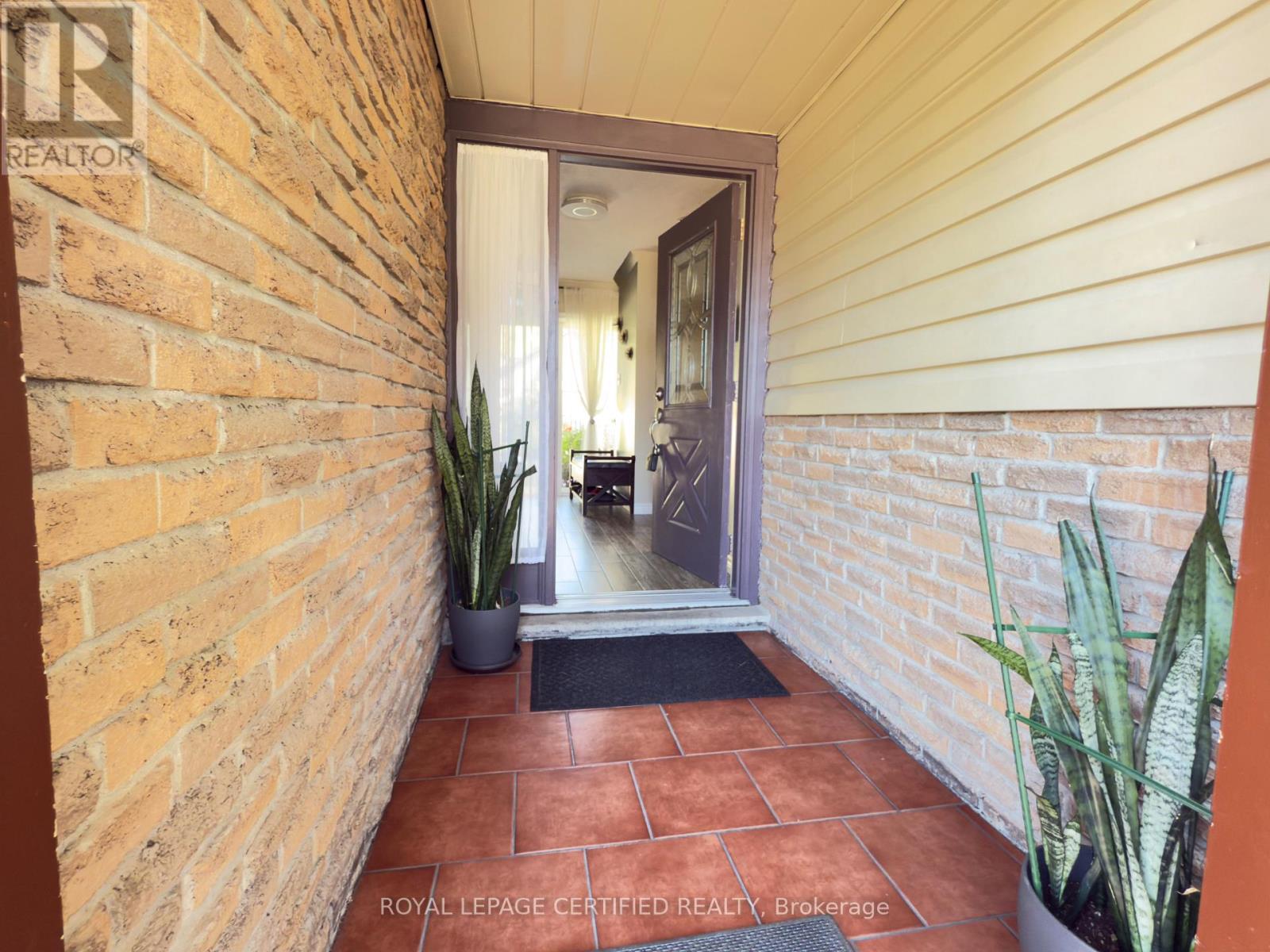 451 Lampman Place, Woodstock, Ontario  N4S 8L7 - Photo 8 - X12846658