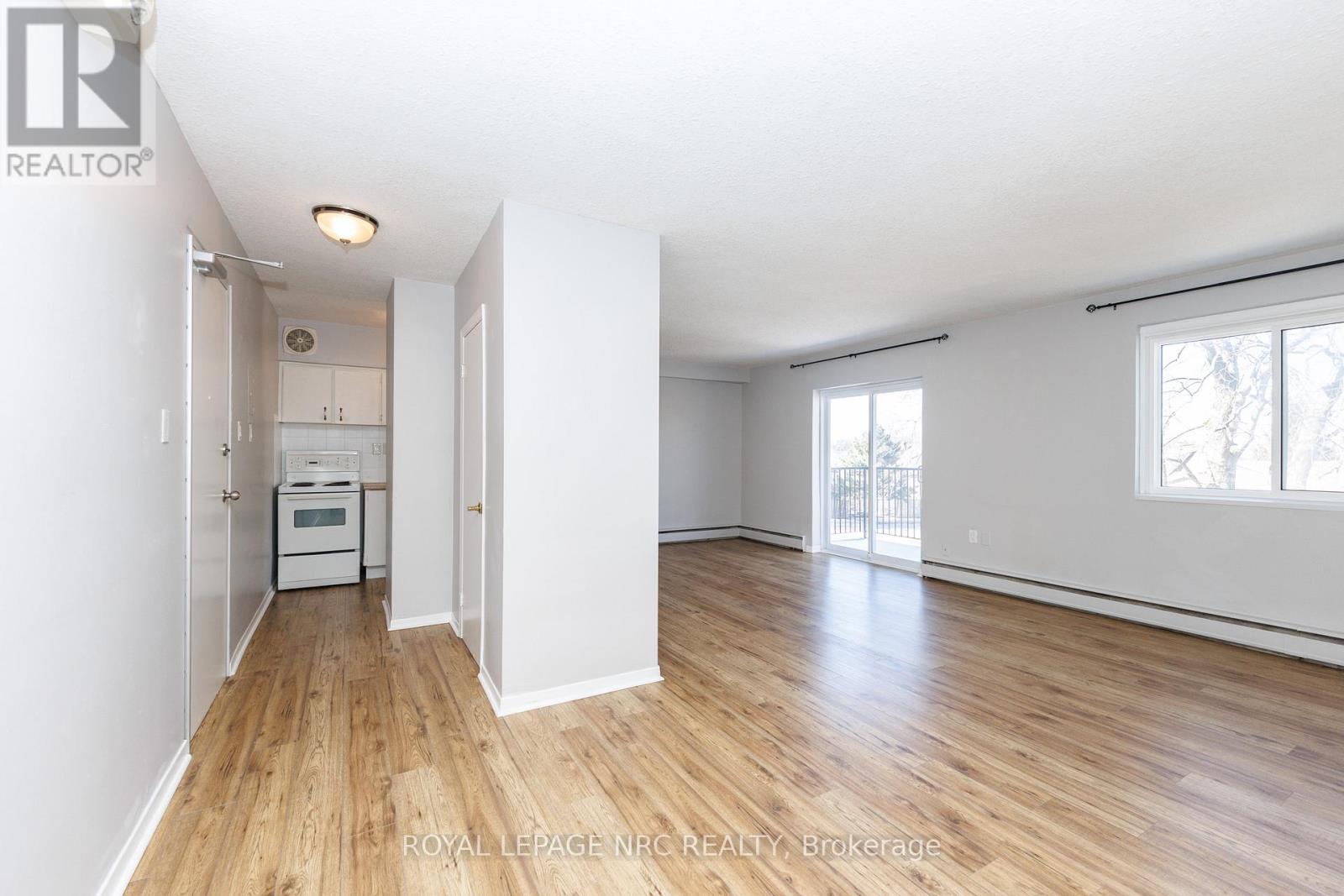 36 - 452 Carlton Street, St. Catharines, Ontario  L2M 4X1 - Photo 10 - X12846036