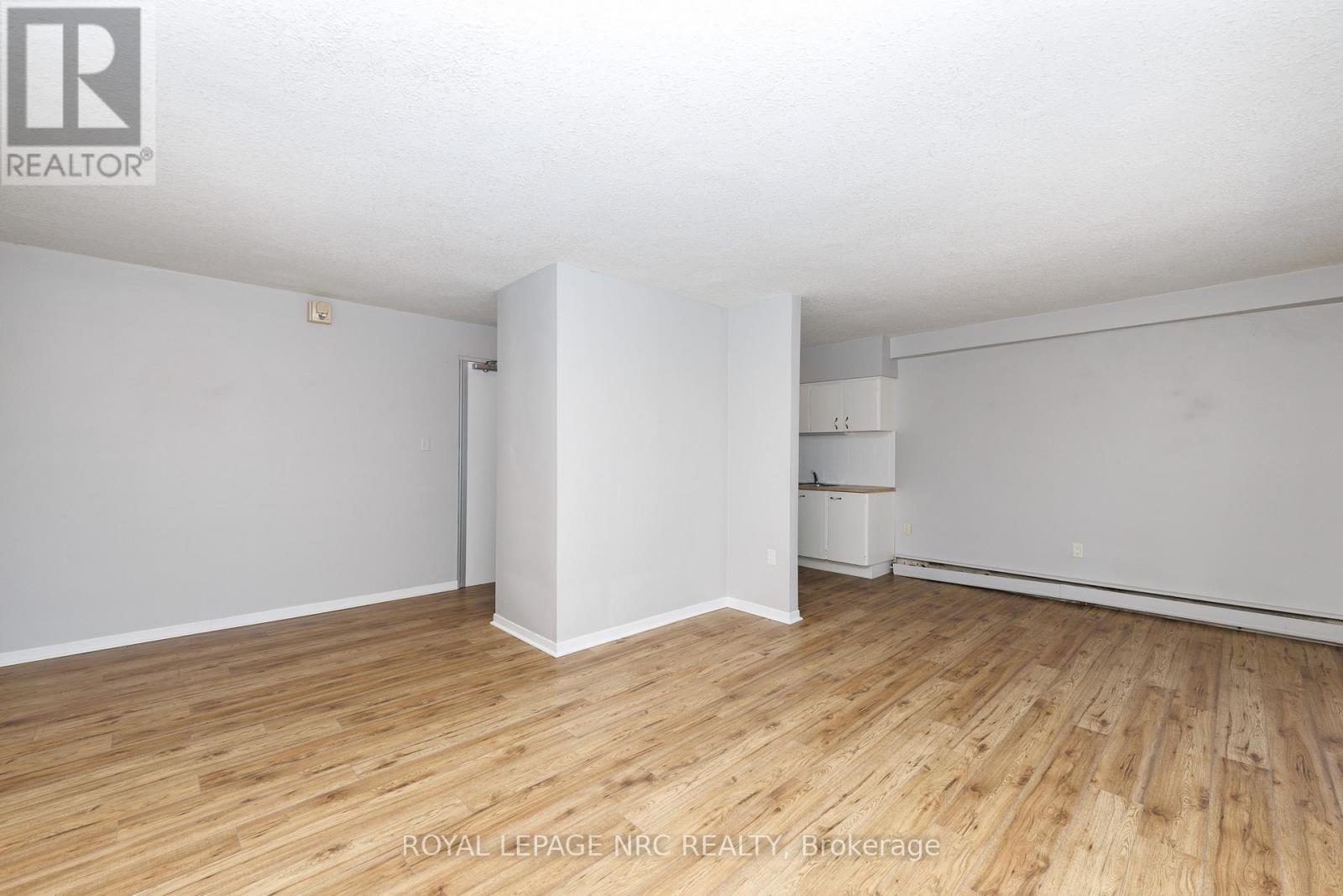 36 - 452 Carlton Street, St. Catharines, Ontario  L2M 4X1 - Photo 5 - X12846036