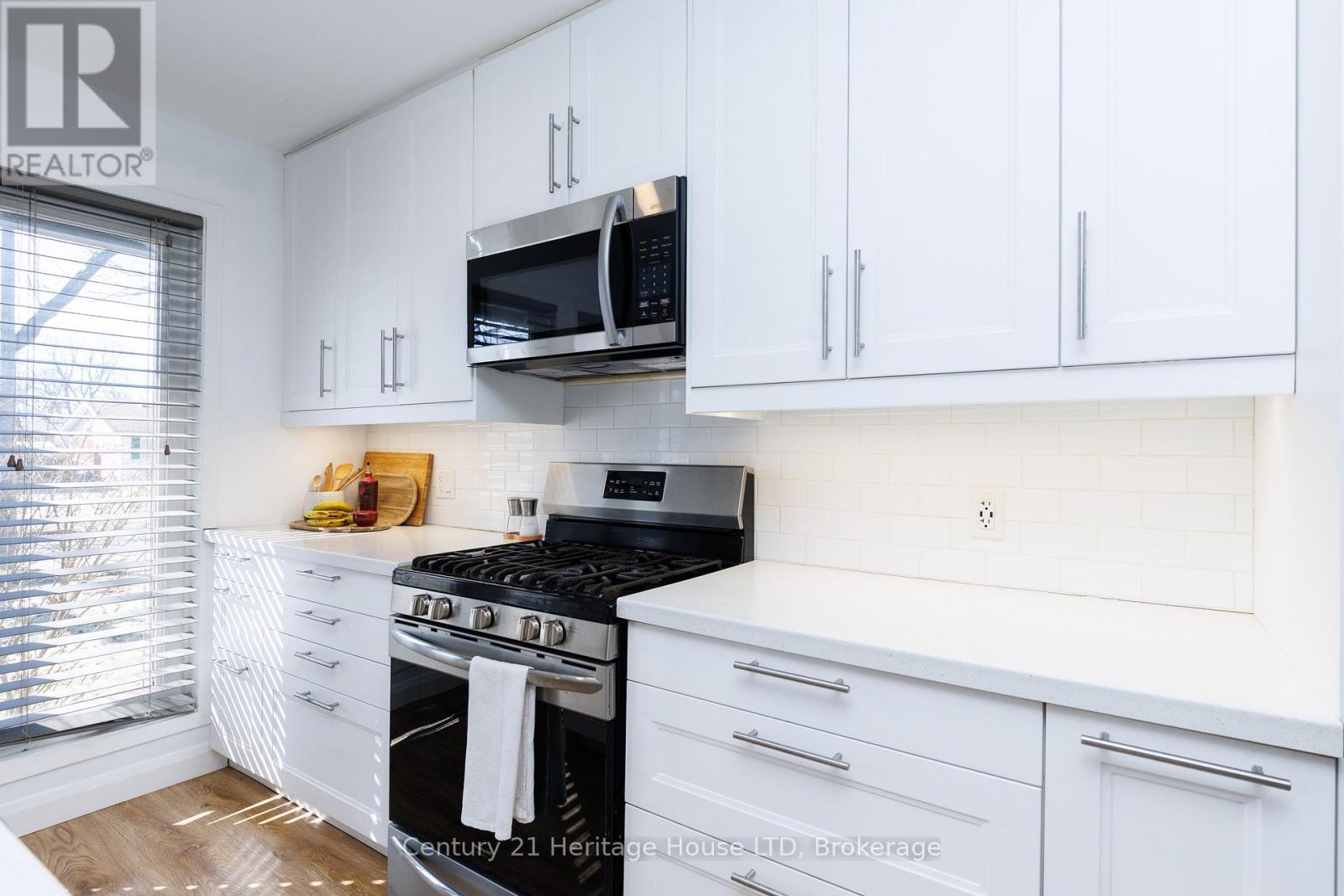 6937 Dolphin Street, Niagara Falls, Ontario  L2E 6Y8 - Photo 11 - X12864422