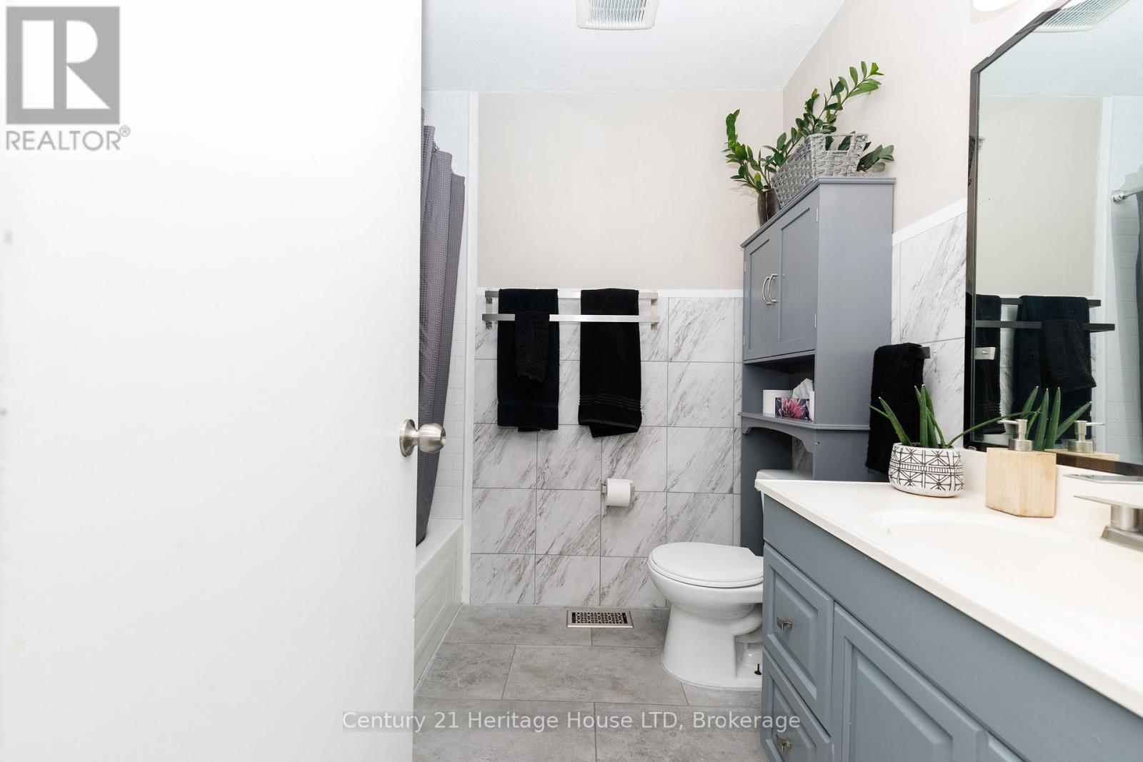 6937 Dolphin Street, Niagara Falls, Ontario  L2E 6Y8 - Photo 20 - X12864422