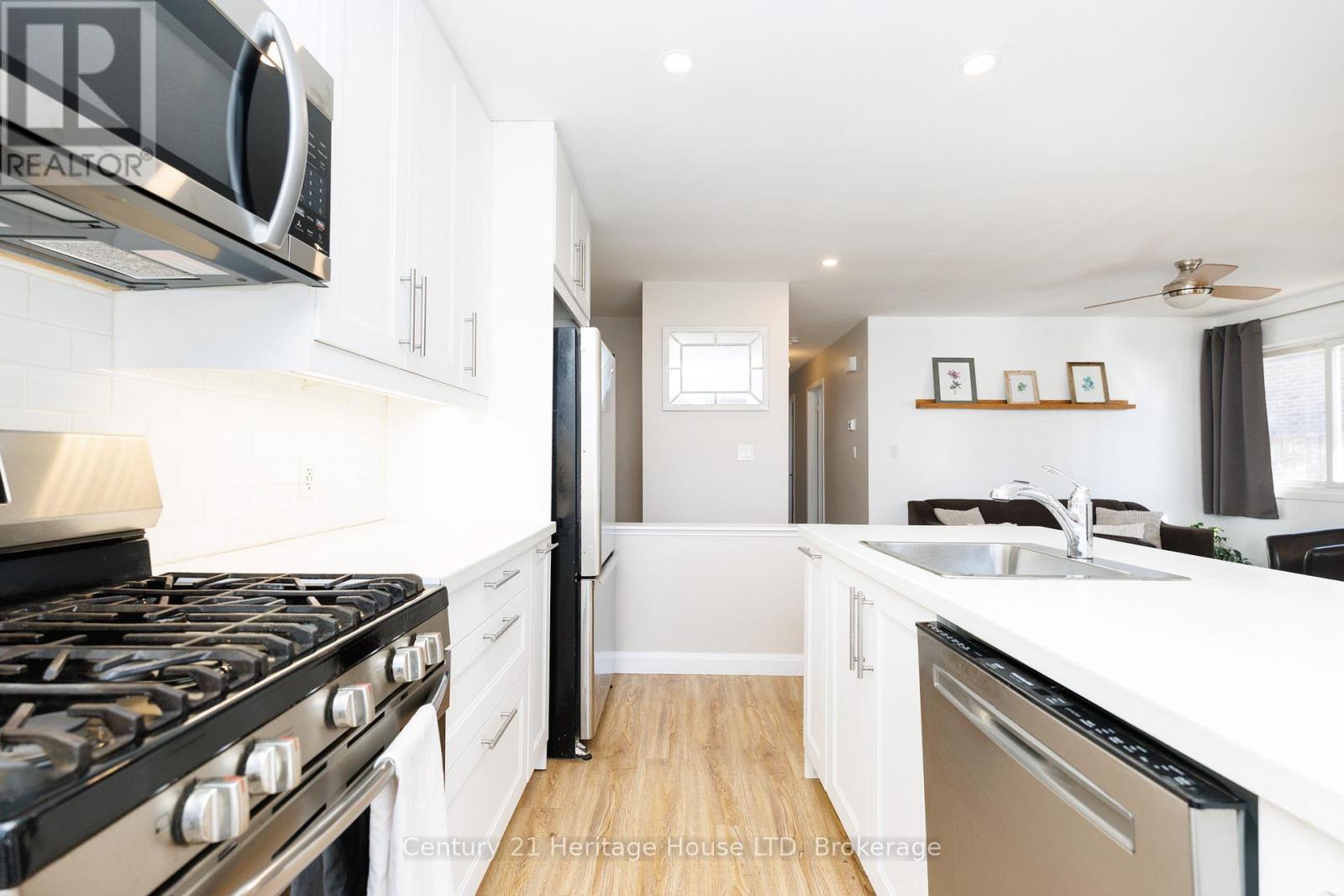 6937 Dolphin Street, Niagara Falls, Ontario  L2E 6Y8 - Photo 16 - X12864422