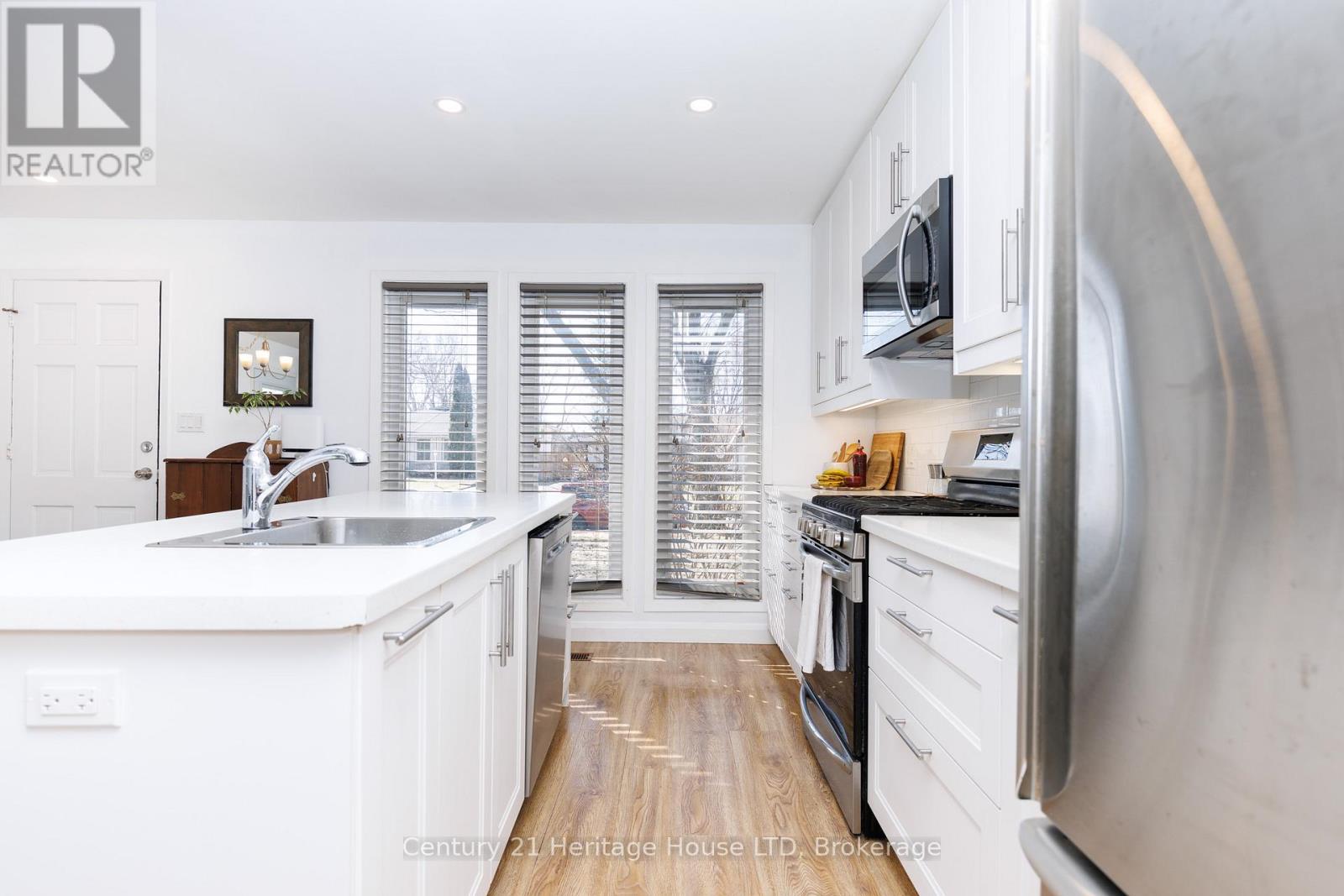 6937 Dolphin Street, Niagara Falls, Ontario  L2E 6Y8 - Photo 7 - X12864422