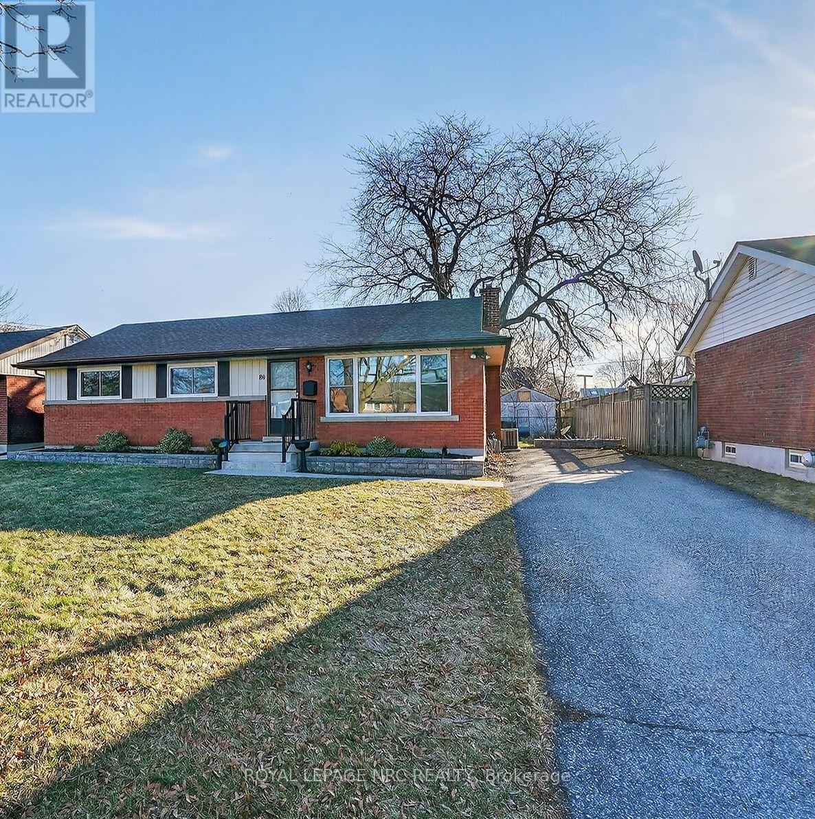 86 Royal Manor Drive, St. Catharines, Ontario  L2M 4L7 - Photo 1 - X12864724