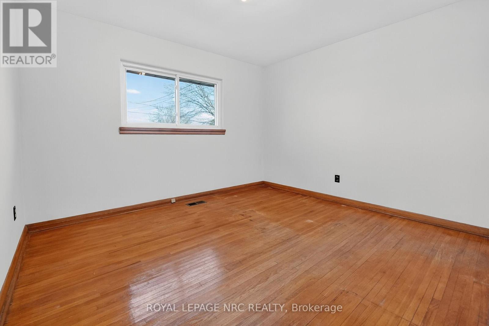 86 Royal Manor Drive, St. Catharines, Ontario  L2M 4L7 - Photo 10 - X12864724