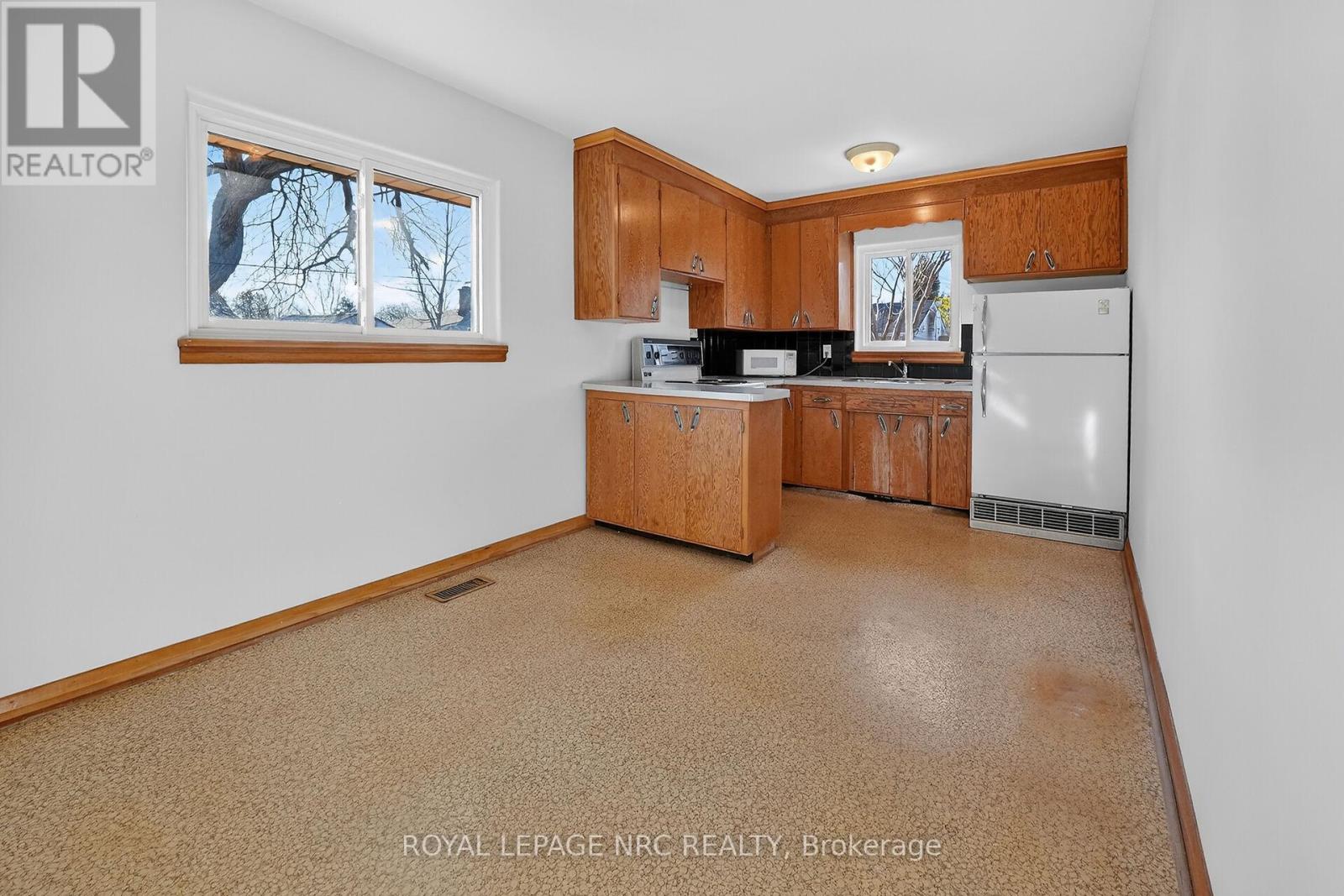 86 Royal Manor Drive, St. Catharines, Ontario  L2M 4L7 - Photo 6 - X12864724