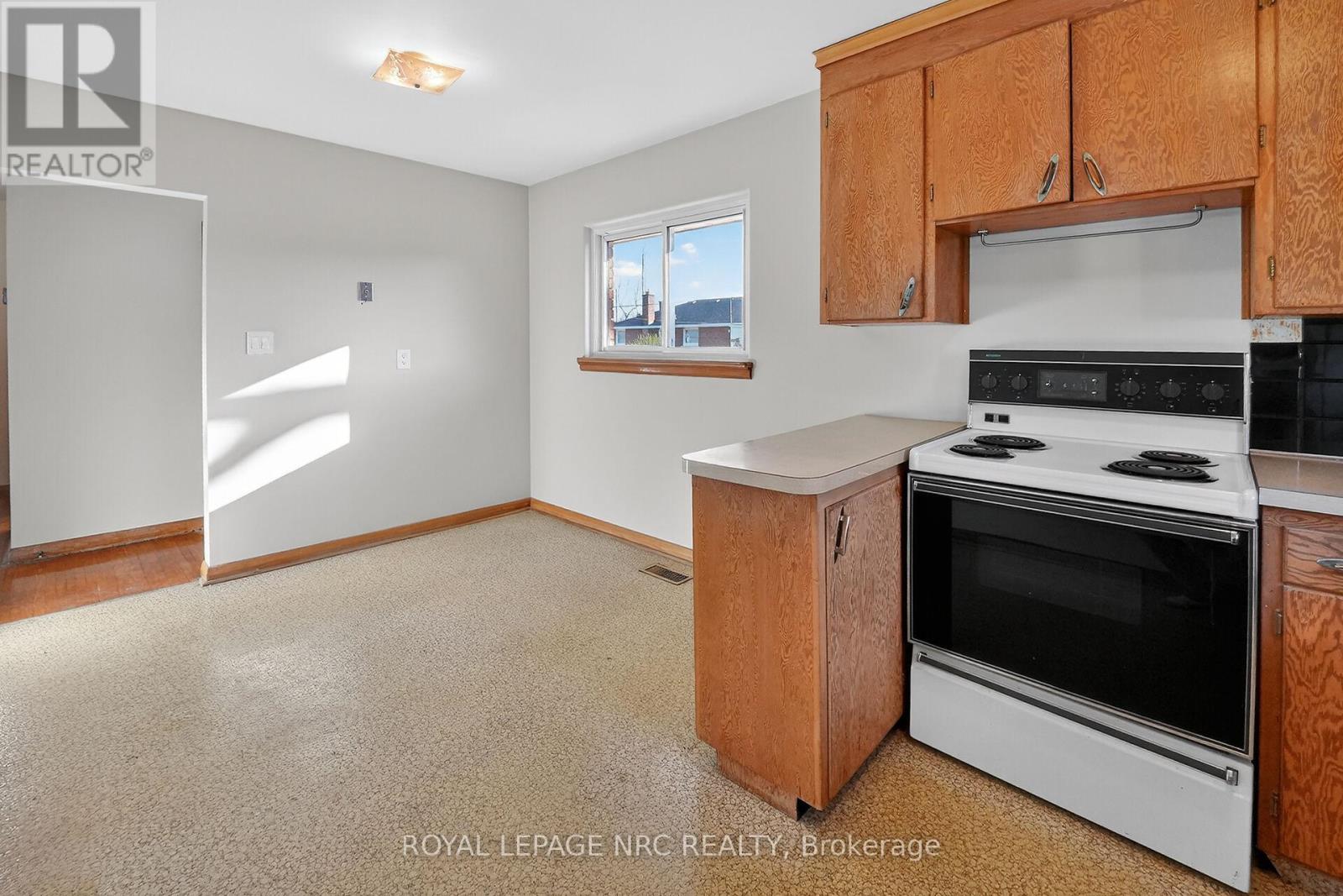 86 Royal Manor Drive, St. Catharines, Ontario  L2M 4L7 - Photo 8 - X12864724