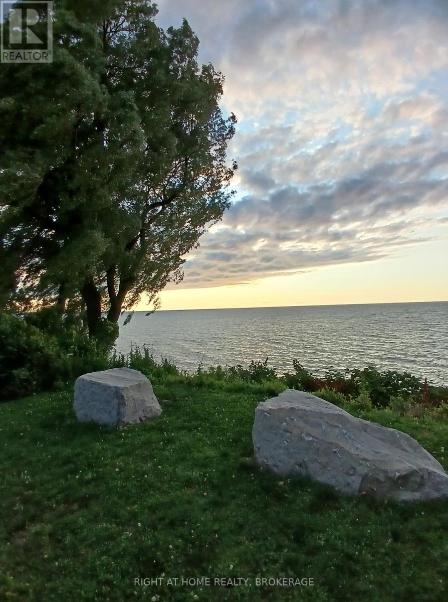 1 - 62 Christie Street, St. Catharines, Ontario  L2N 5H6 - Photo 1 - X12864776