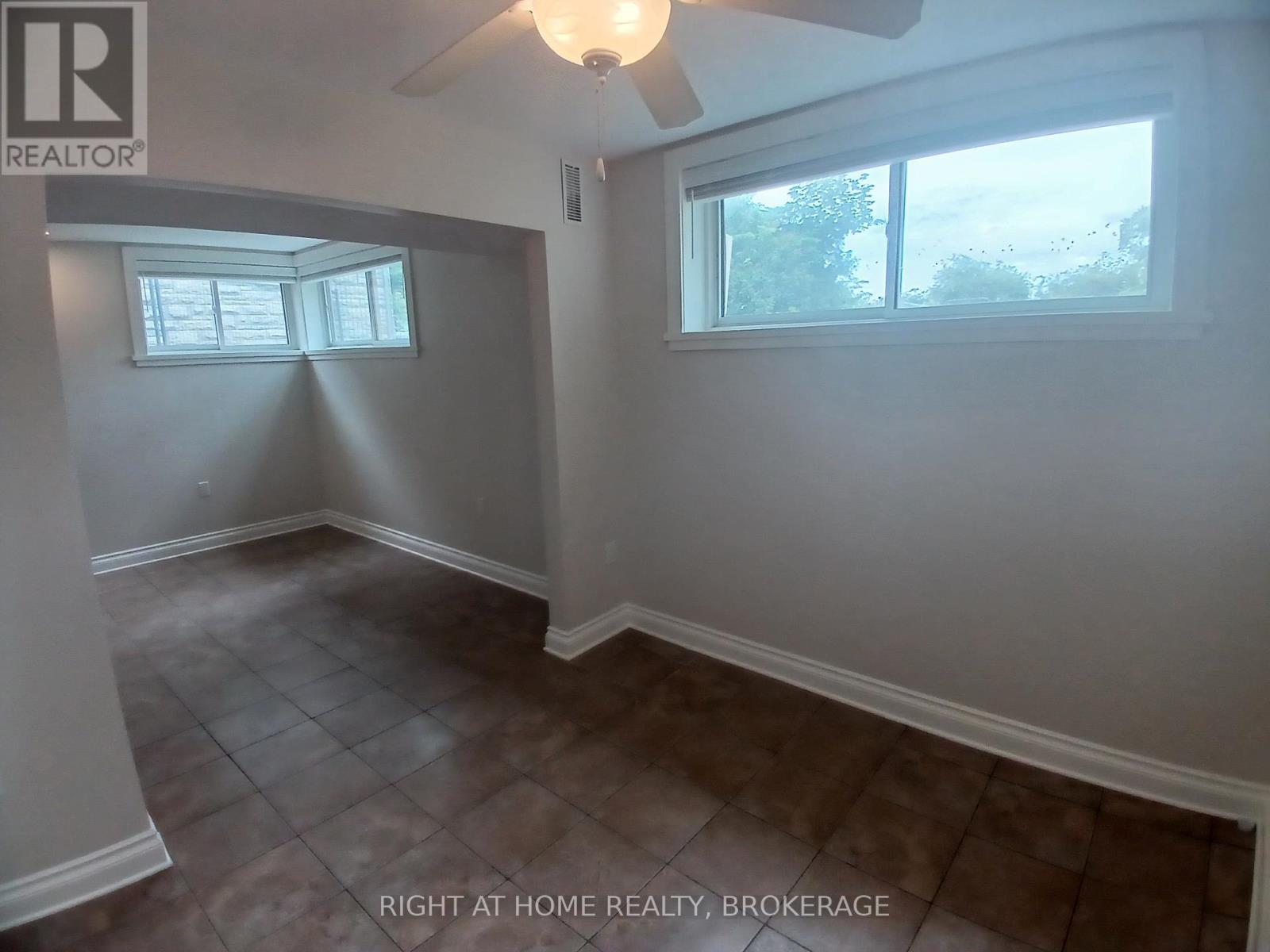 1 - 62 Christie Street, St. Catharines, Ontario  L2N 5H6 - Photo 3 - X12864776