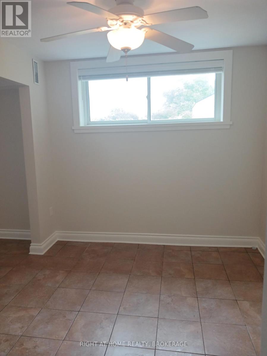 1 - 62 Christie Street, St. Catharines, Ontario  L2N 5H6 - Photo 4 - X12864776