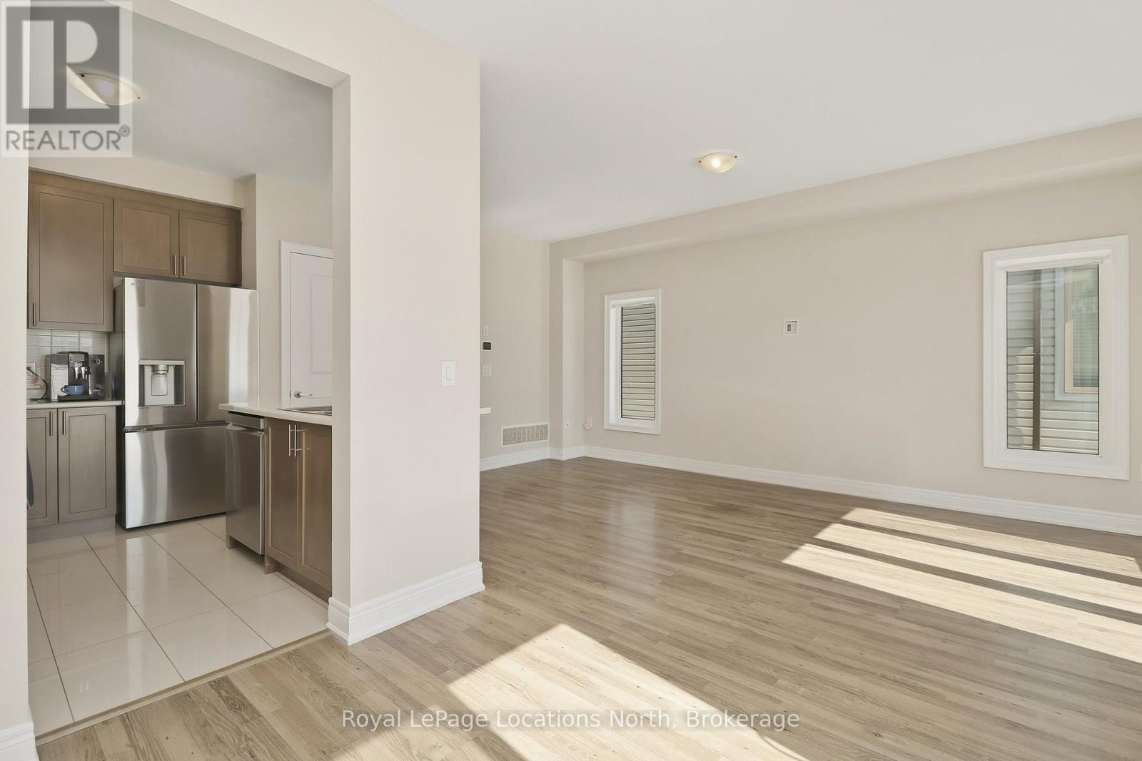 335 Atkinson Street, Clearview, Ontario  L0M 1S0 - Photo 11 - S12864786