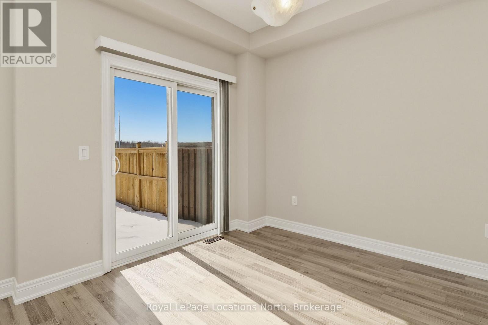 335 Atkinson Street, Clearview, Ontario  L0M 1S0 - Photo 13 - S12864786