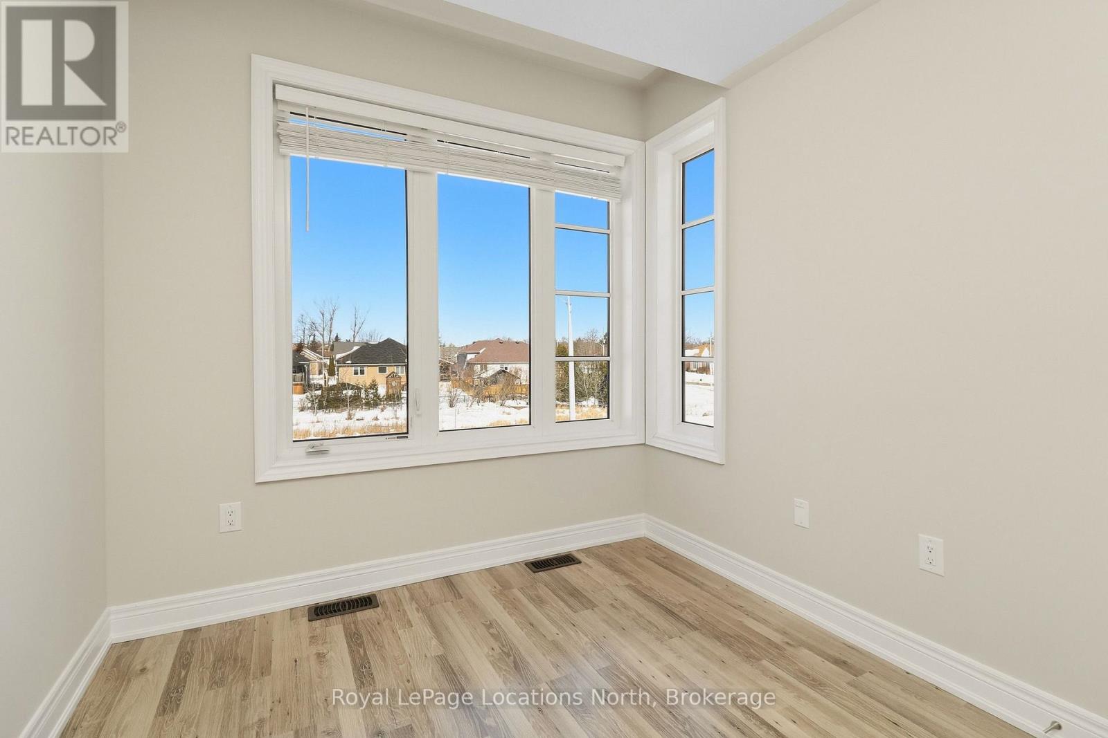 335 Atkinson Street, Clearview, Ontario  L0M 1S0 - Photo 33 - S12864786