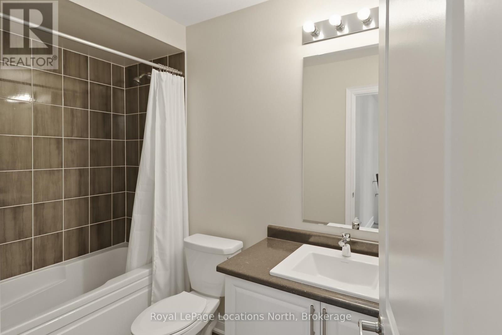 335 Atkinson Street, Clearview, Ontario  L0M 1S0 - Photo 36 - S12864786