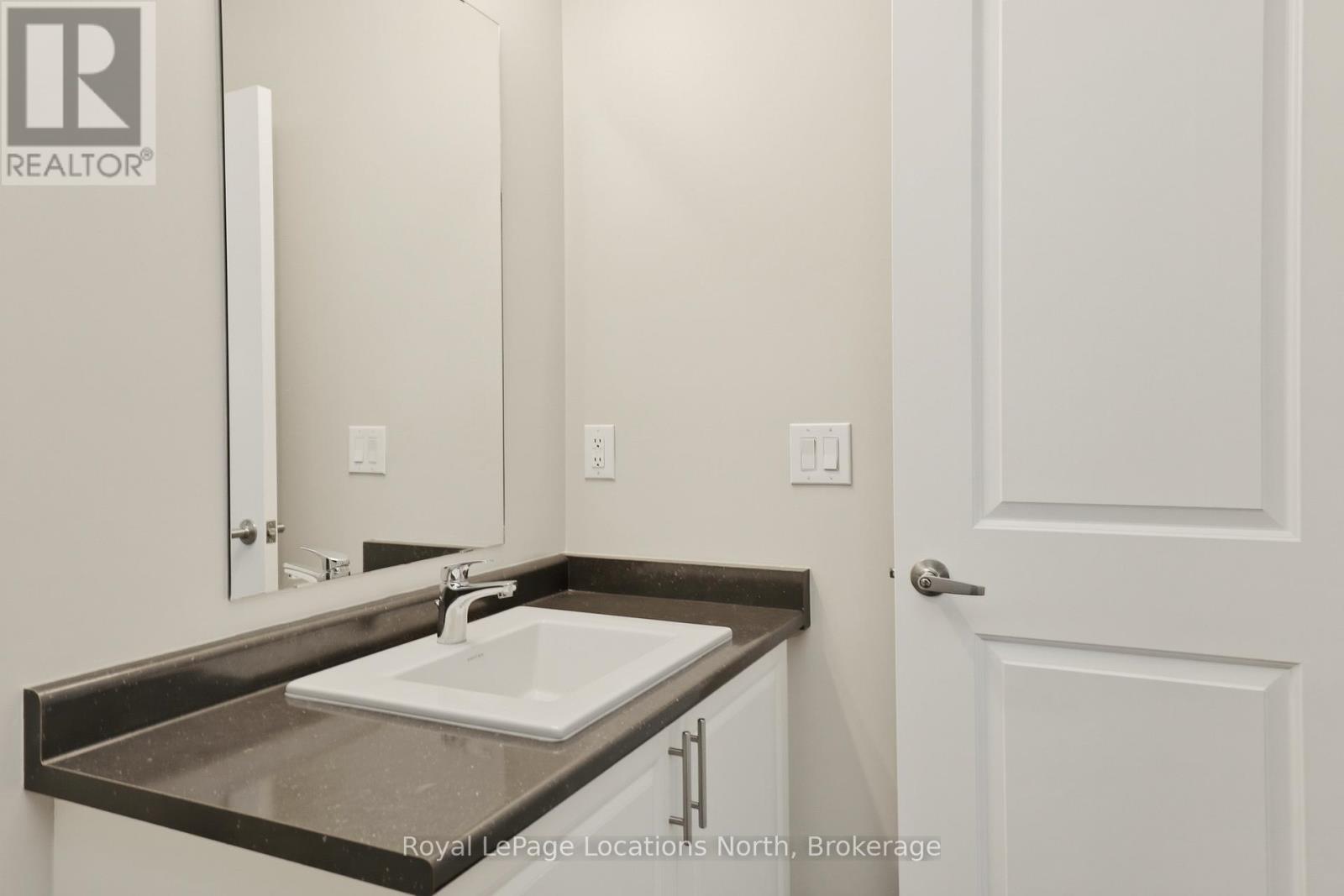 335 Atkinson Street, Clearview, Ontario  L0M 1S0 - Photo 37 - S12864786