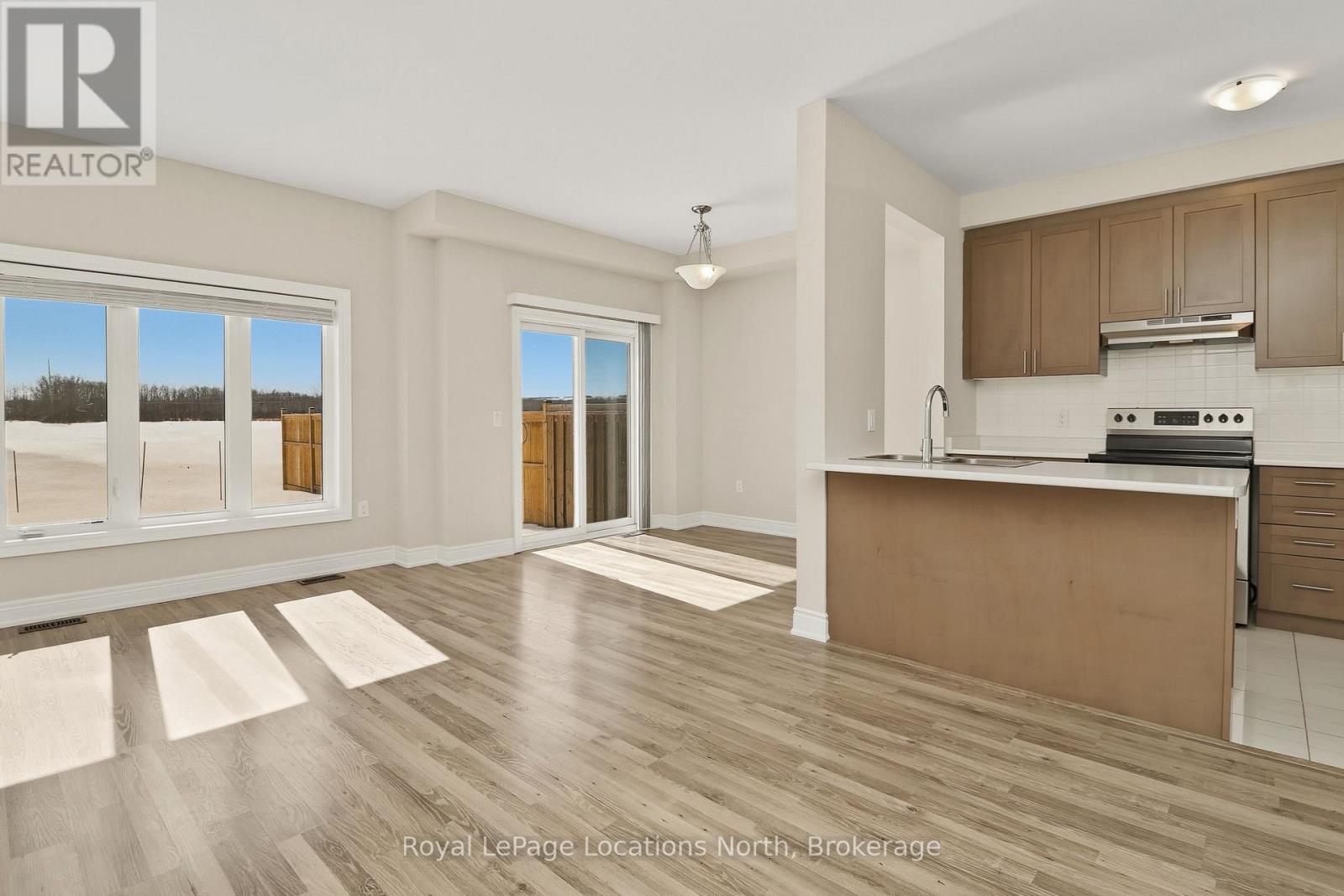 335 Atkinson Street, Clearview, Ontario  L0M 1S0 - Photo 7 - S12864786