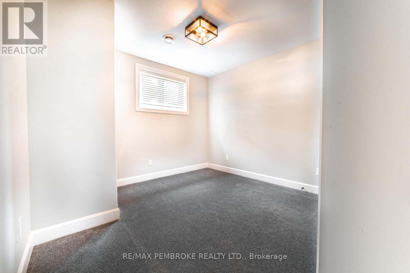 8 Drew Street, Petawawa, Ontario  K8H 0G4 - Photo 24 - X12864790