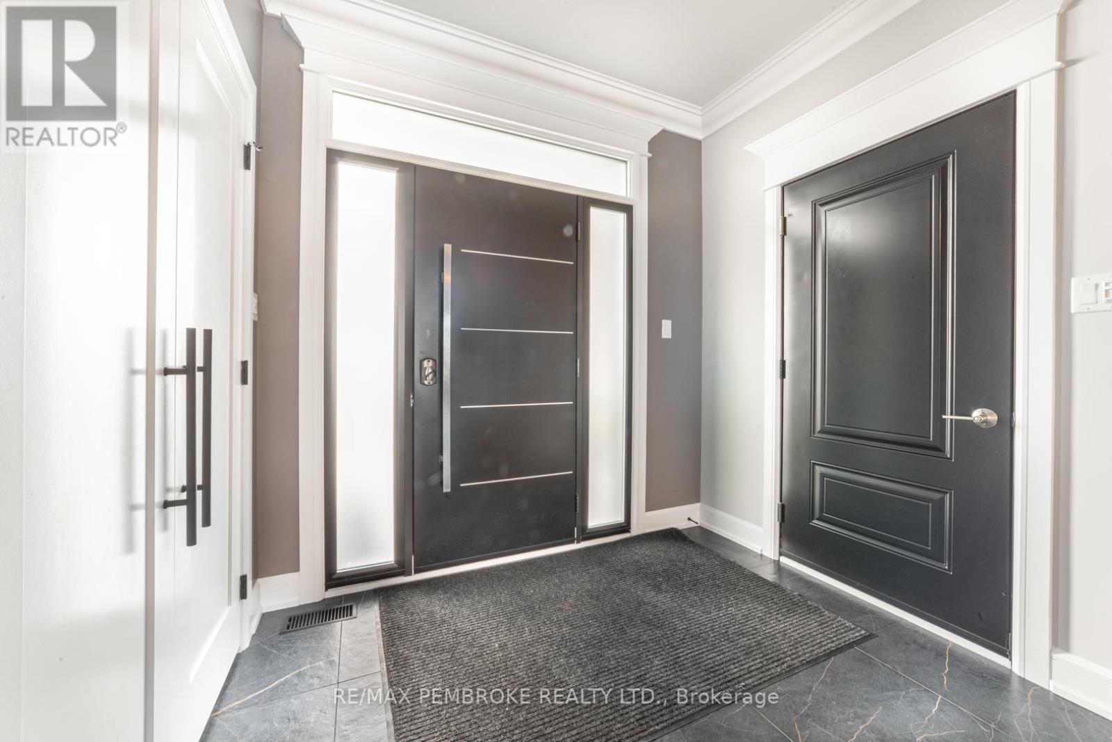 8 Drew Street, Petawawa, Ontario  K8H 0G4 - Photo 3 - X12864790