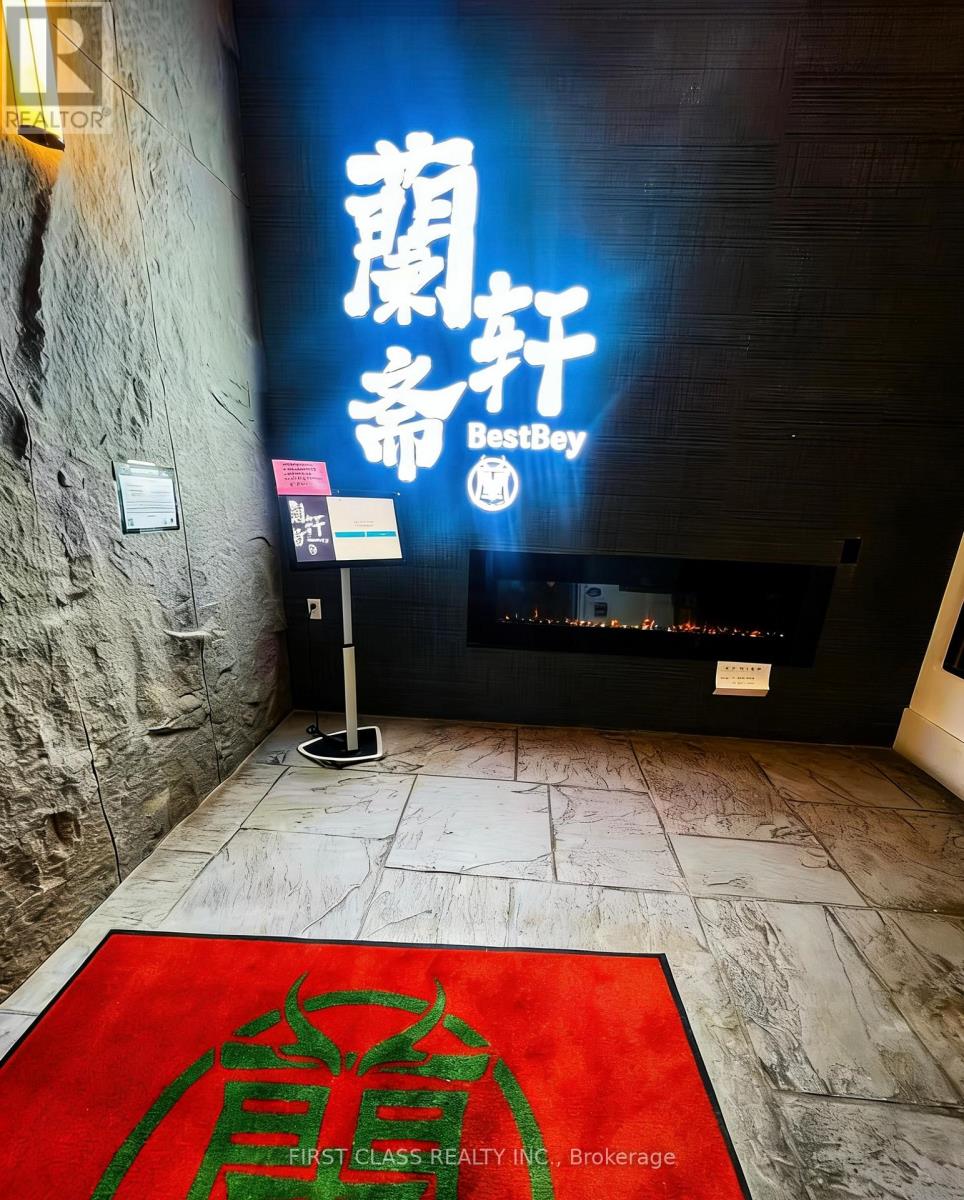 1b - 444 Hollandview Trail, Aurora, Ontario  L4G 7Z9 - Photo 2 - N12864710