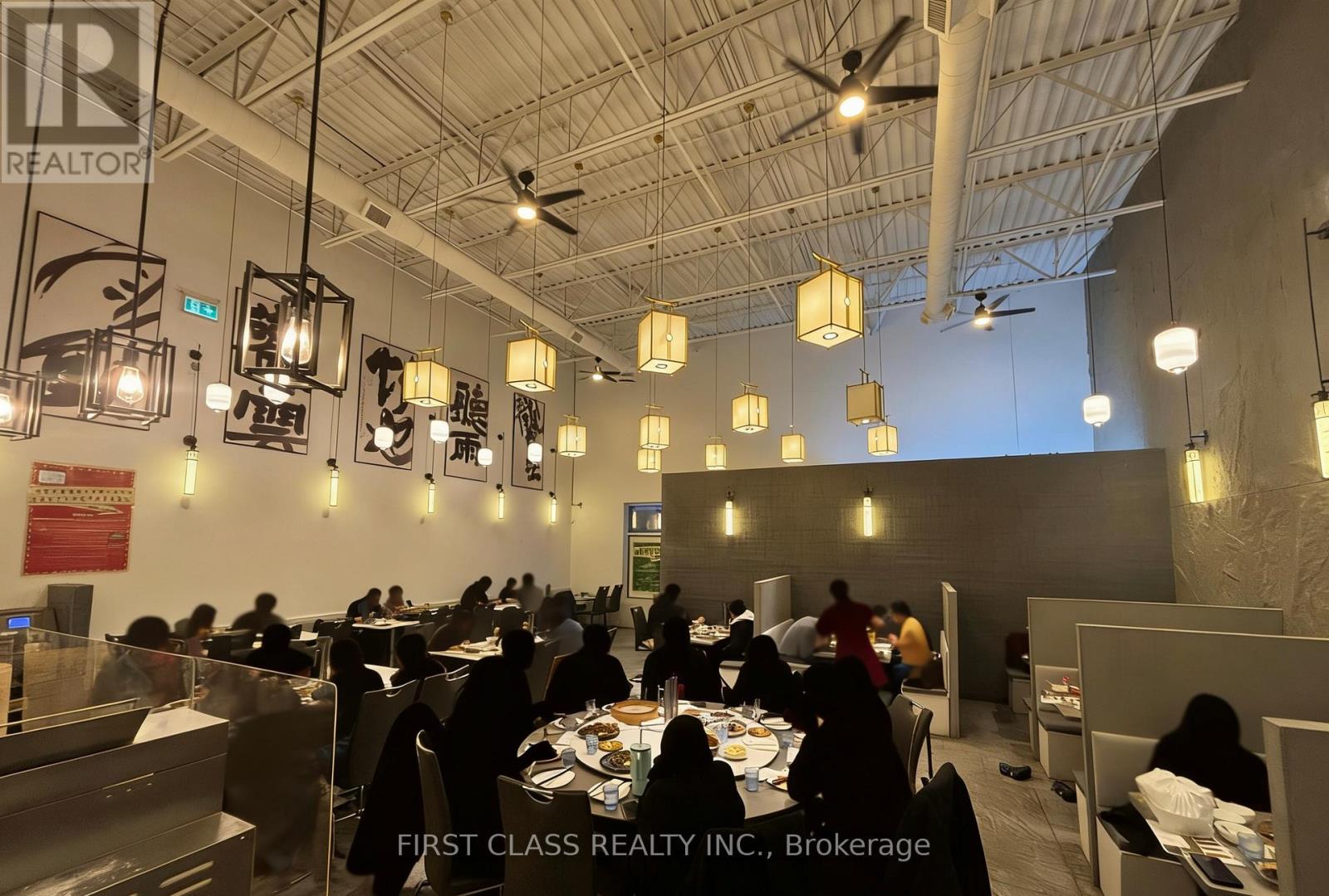 1b - 444 Hollandview Trail, Aurora, Ontario  L4G 7Z9 - Photo 4 - N12864710