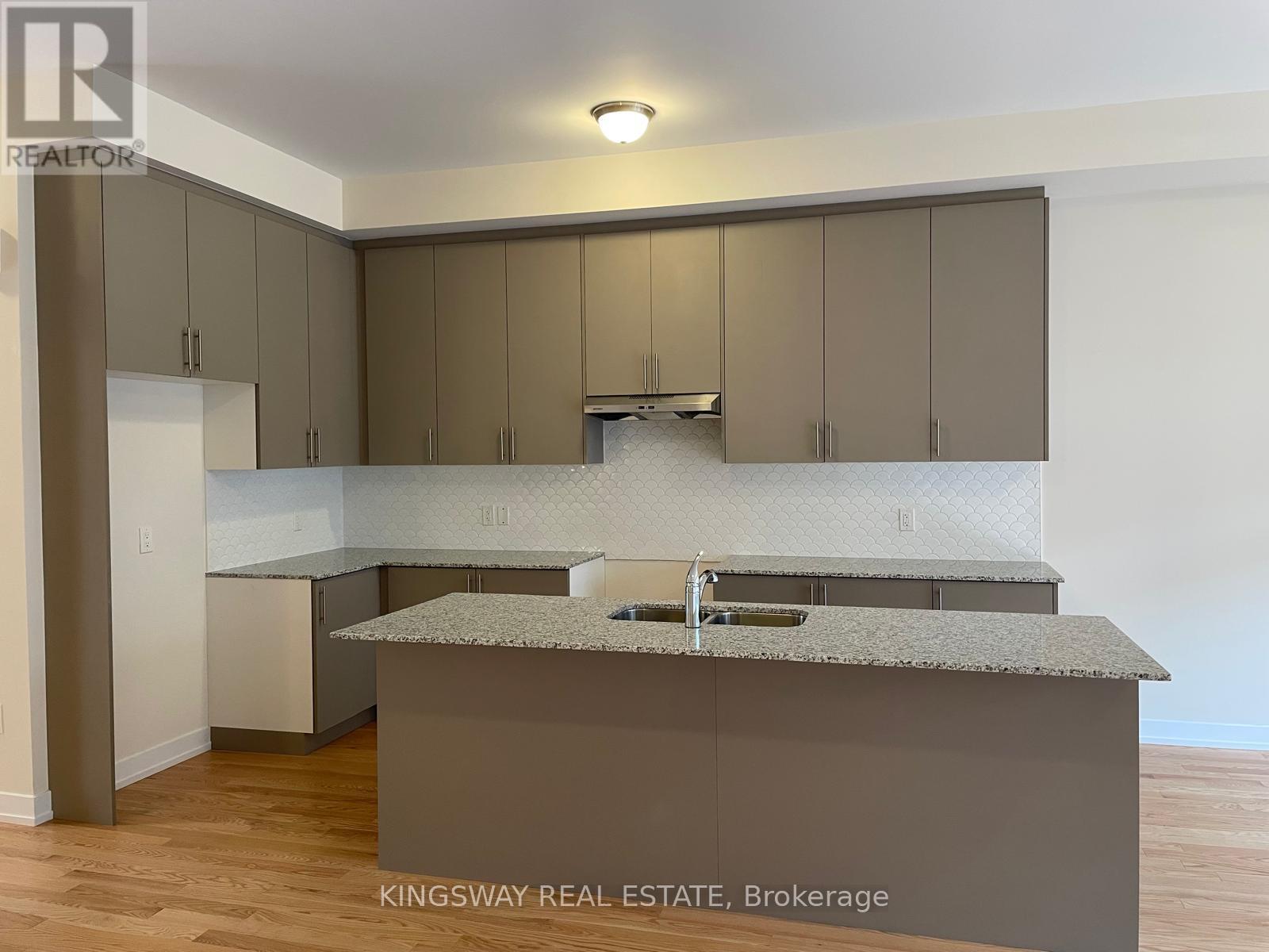 3082 Meadowridge Drive, Oakville, Ontario  L6H 7Z1 - Photo 14 - W12864764