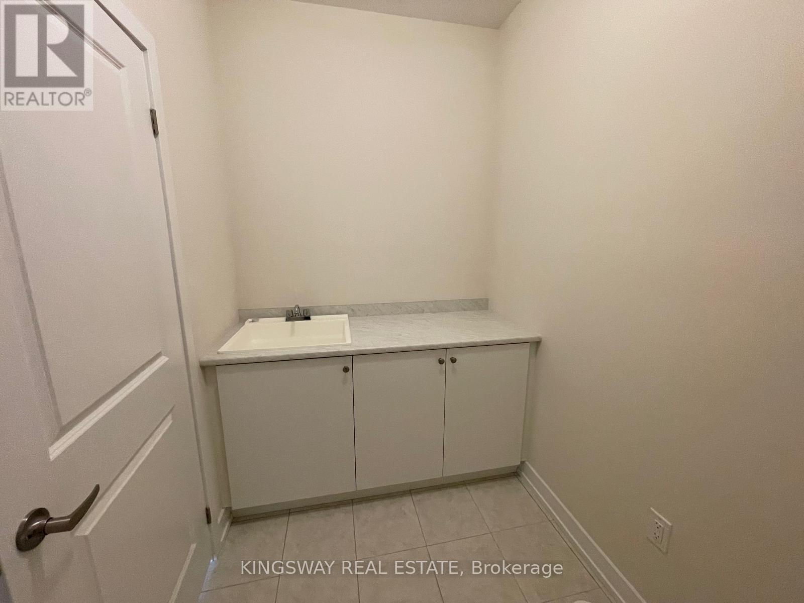 3082 Meadowridge Drive, Oakville, Ontario  L6H 7Z1 - Photo 29 - W12864764