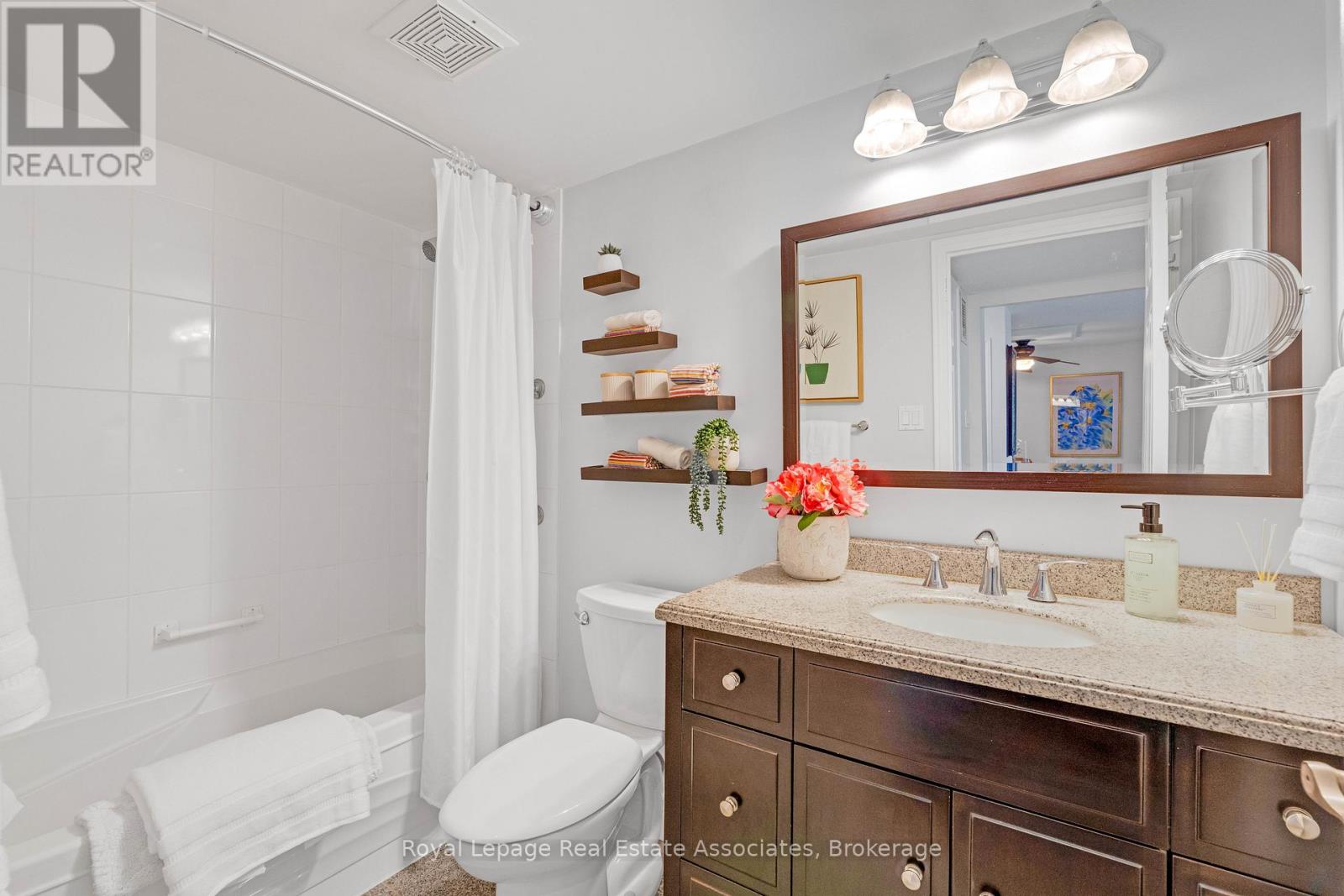 402 - 1240 Marlborough Court, Oakville, Ontario  L6H 3K7 - Photo 11 - W12864788