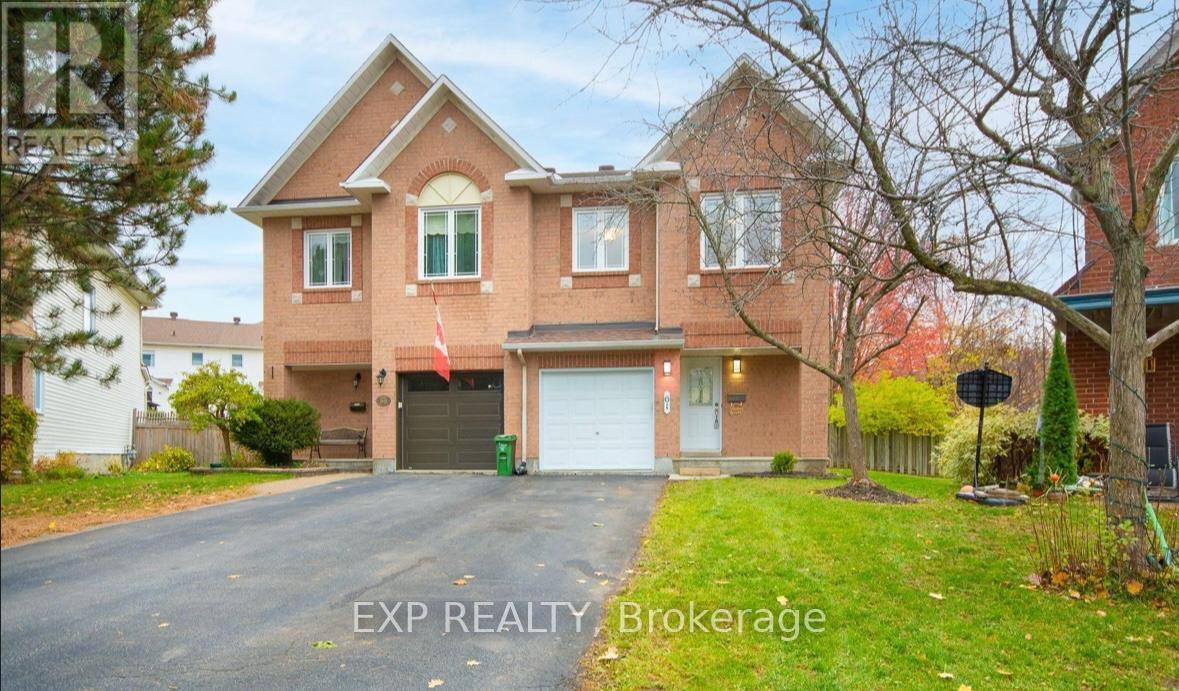 61 Flowertree Crescent, Ottawa, Ontario  K2M 2R7 - Photo 1 - X12864708