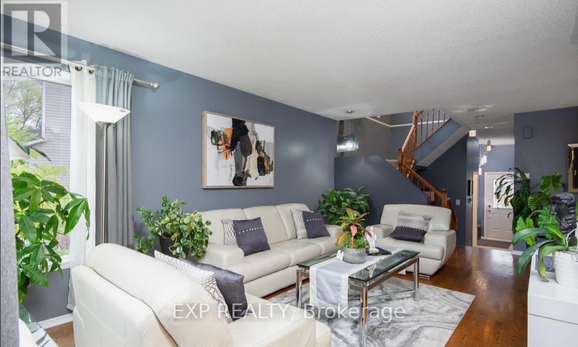 61 Flowertree Crescent, Ottawa, Ontario  K2M 2R7 - Photo 10 - X12864708