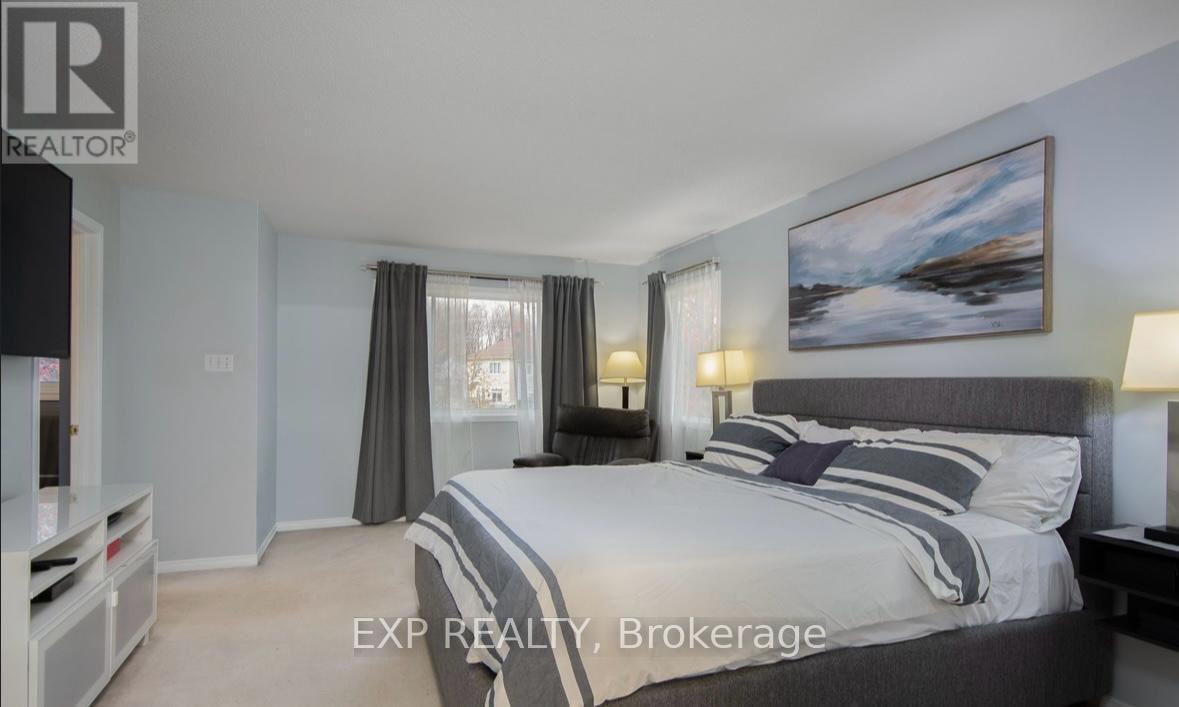 61 Flowertree Crescent, Ottawa, Ontario  K2M 2R7 - Photo 7 - X12864708