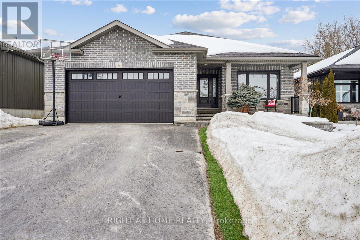 4 SYLVAN STREET, Quinte West, Ontario