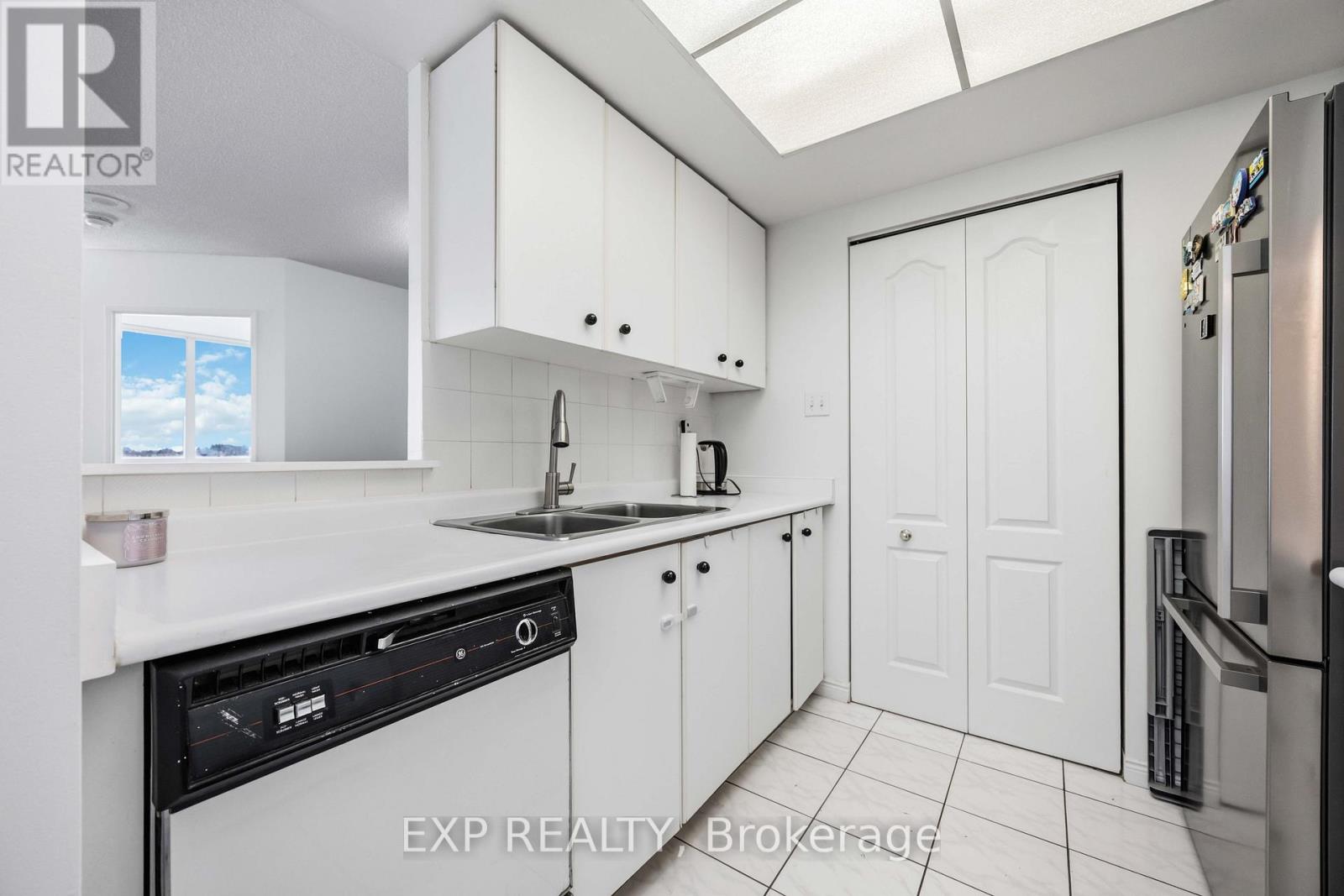 884 - 1 Greystone Walk Drive, Toronto, Ontario  M1K 5J3 - Photo 17 - E12864358