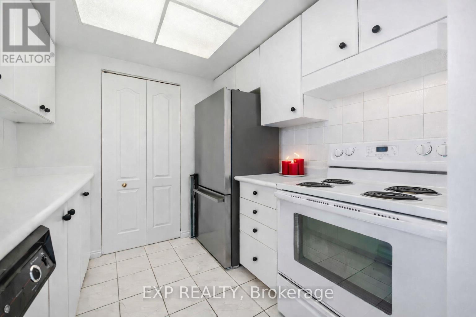 884 - 1 Greystone Walk Drive, Toronto, Ontario  M1K 5J3 - Photo 35 - E12864358