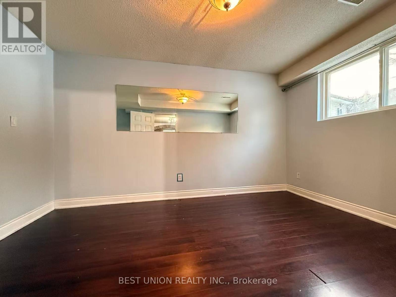 Lower Unit - 2636 Crystalburn Avenue, Mississauga, Ontario  L5B 2N8 - Photo 10 - W12722838