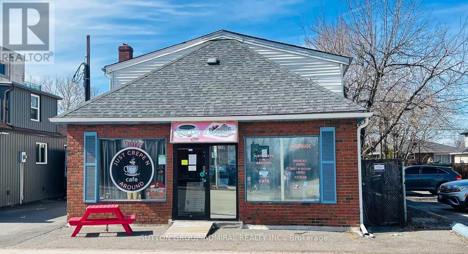 1 - 233 Parkdale Avenue, Hamilton, Ontario  L8H 5X4 - Photo 2 - X12856460