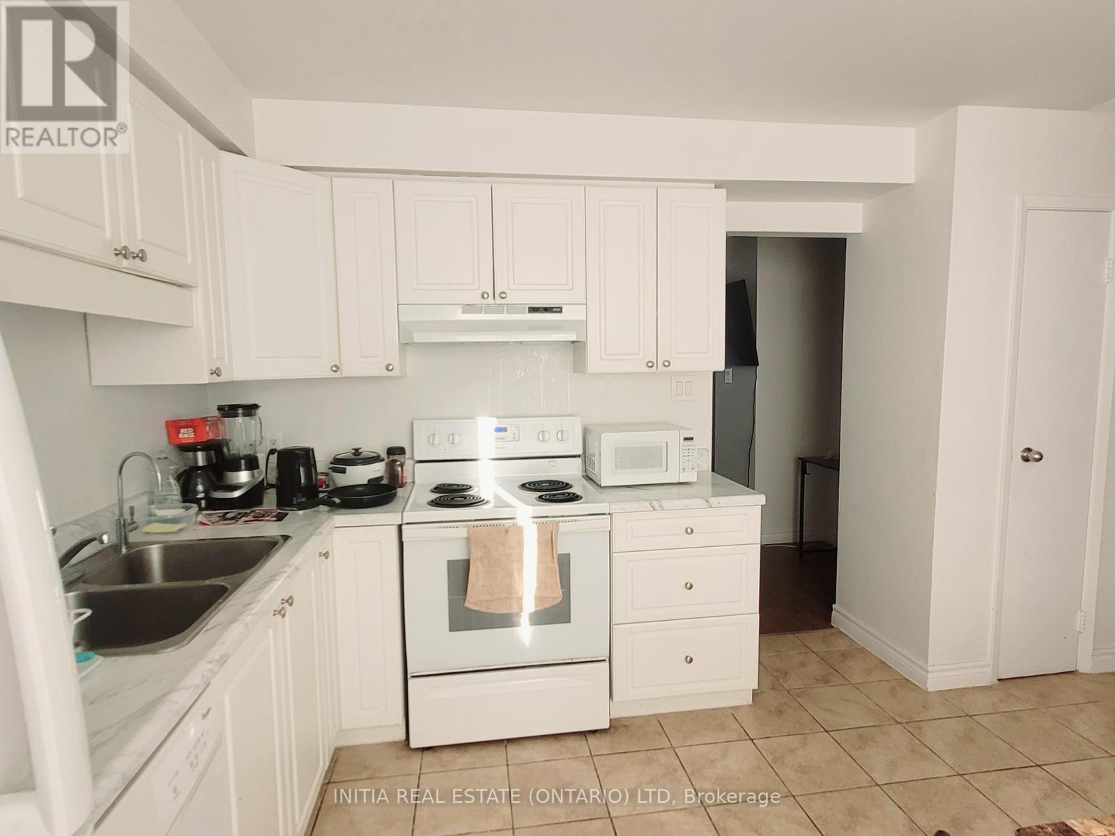 78 - 35 Waterman Avenue, London South, Ontario  N6C 5T5 - Photo 3 - X12864832