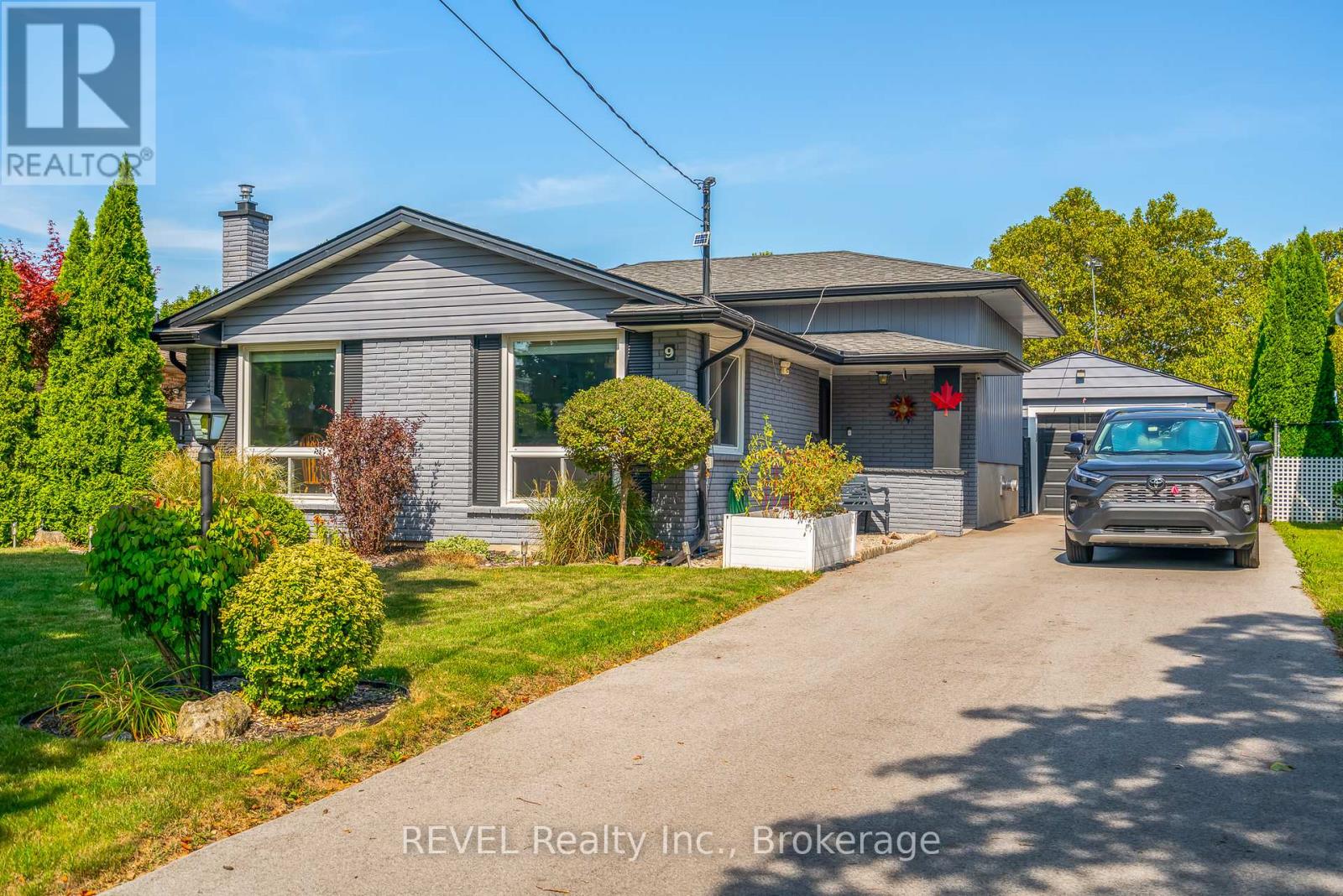 9 FITZROY LANE, St. Catharines, Ontario