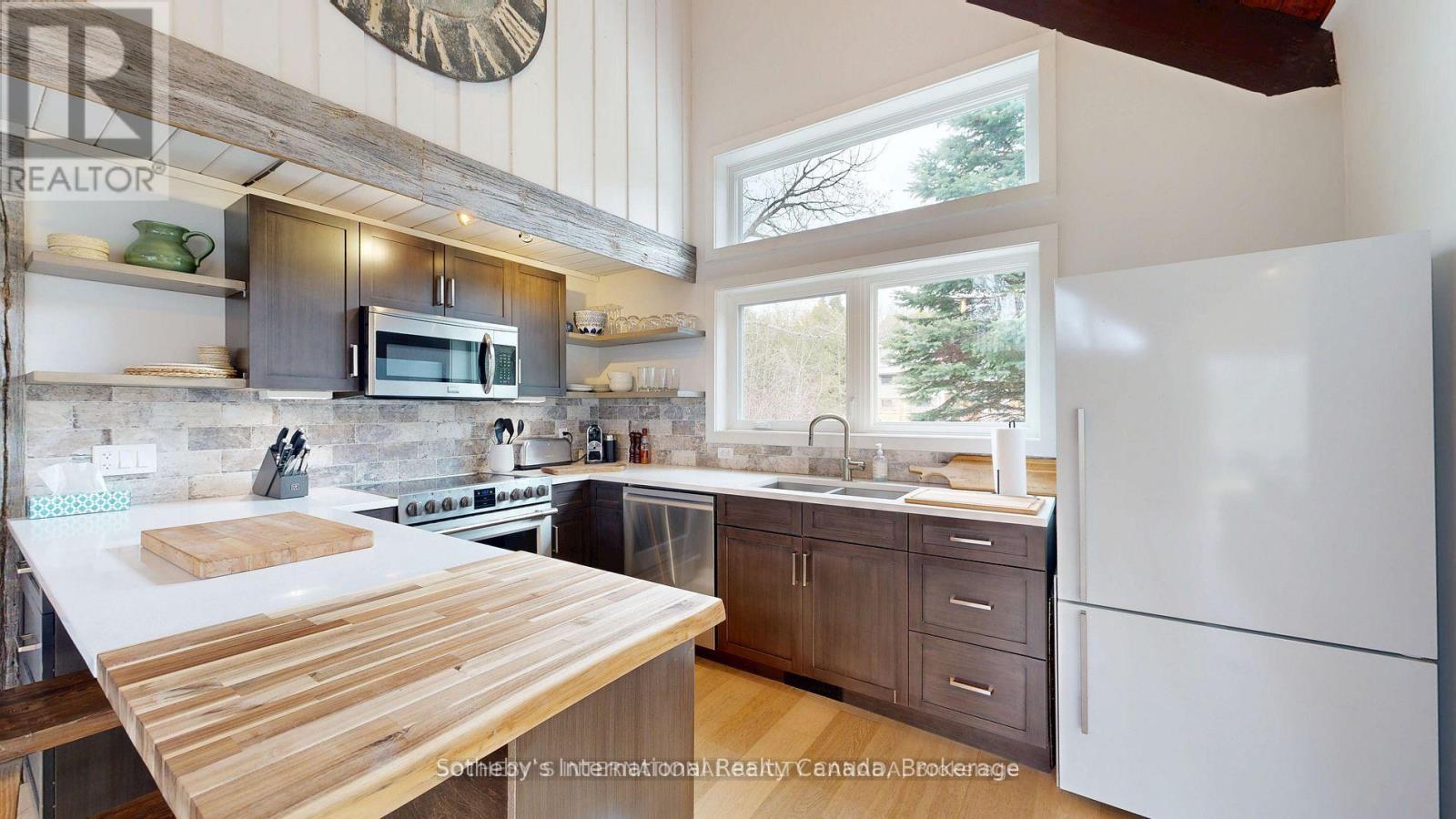 129 James Street, Blue Mountains, Ontario  L9Y 0T6 - Photo 7 - X12864828