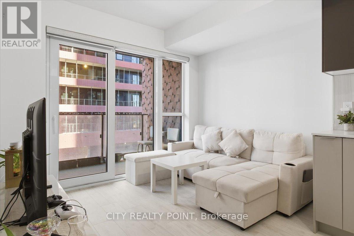 301 - 8 TIPPETT ROAD, Toronto, Ontario