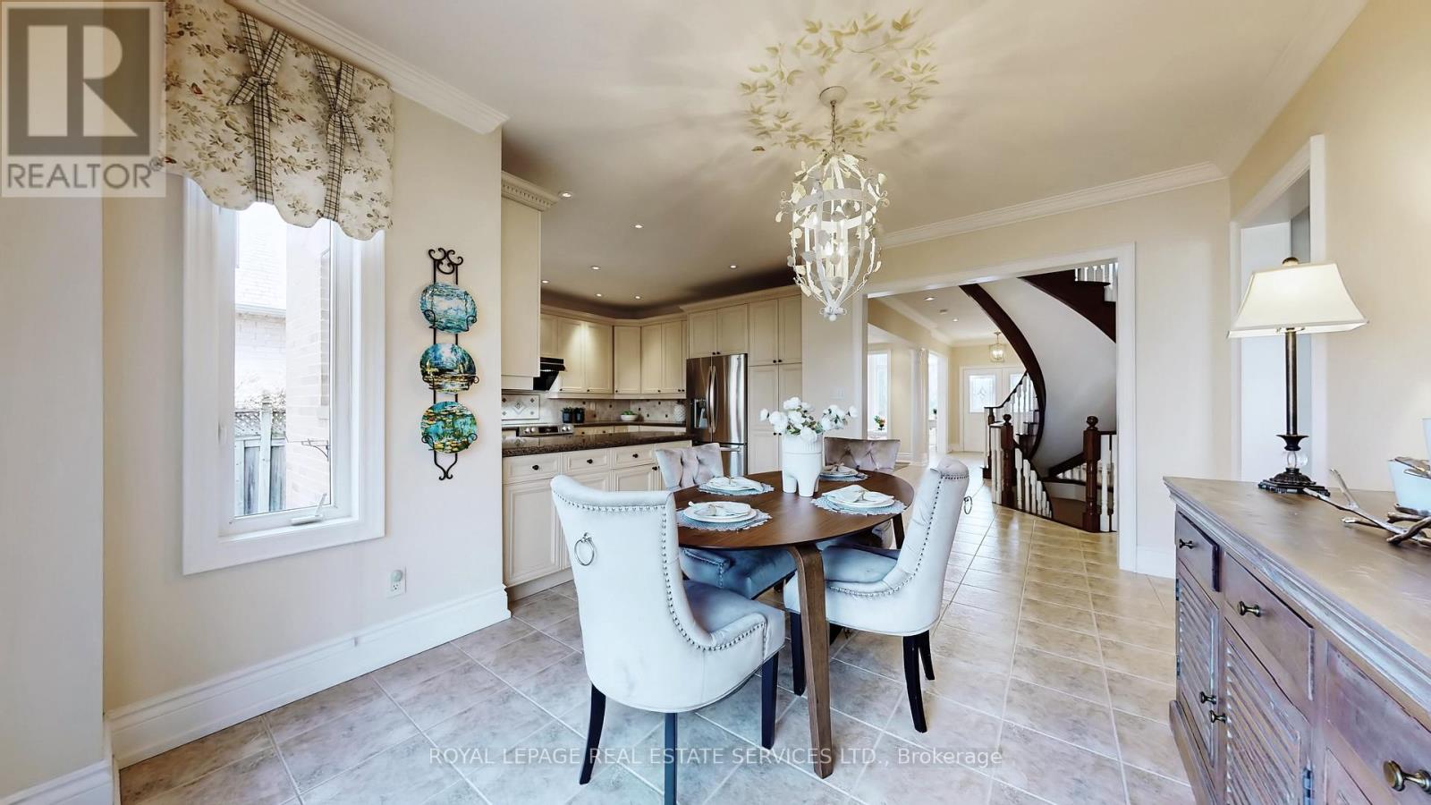 1197 Lindenrock Drive, Oakville, Ontario  L6H 6T5 - Photo 18 - W12864804