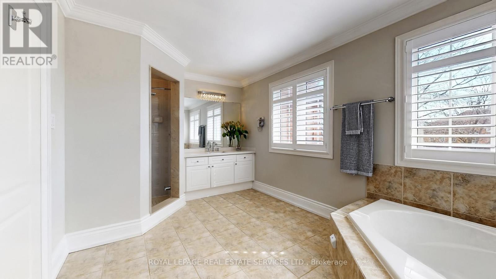 1197 Lindenrock Drive, Oakville, Ontario  L6H 6T5 - Photo 28 - W12864804