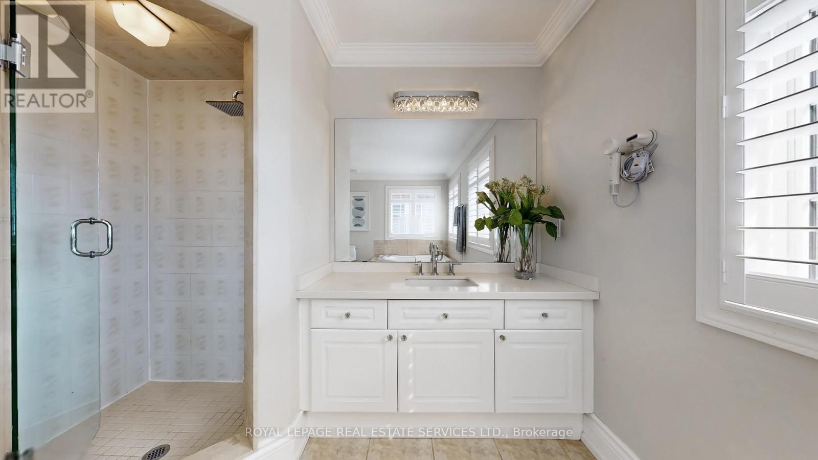 1197 Lindenrock Drive, Oakville, Ontario  L6H 6T5 - Photo 29 - W12864804